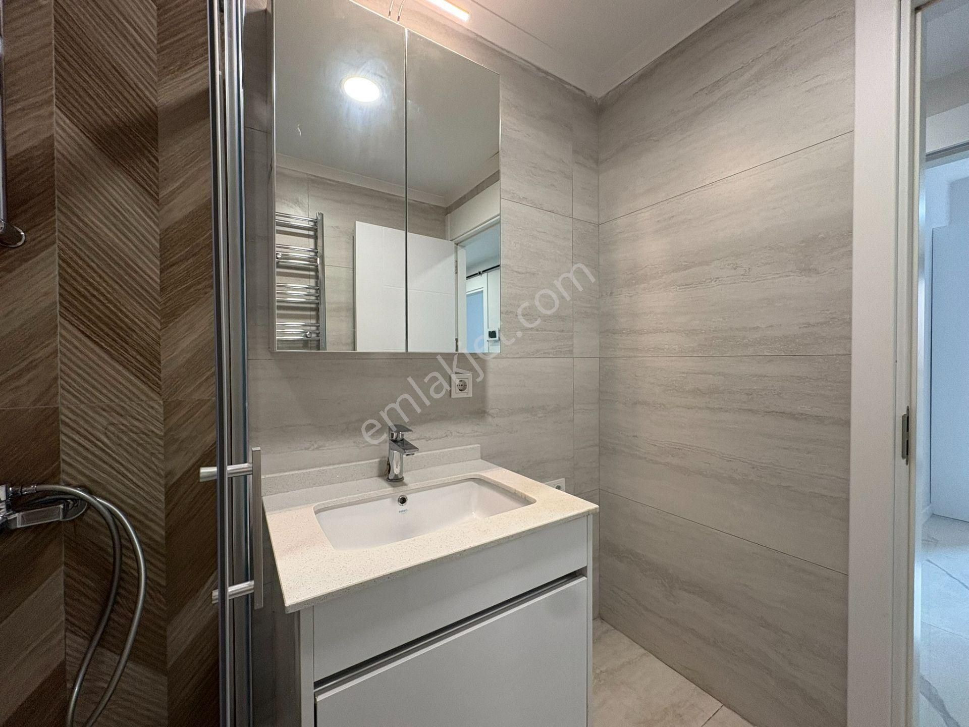 Oben'den Havuzlu Çocuk Parklı Oturuma Hazır Sitede 2+1 69m² Net - Görsel 27