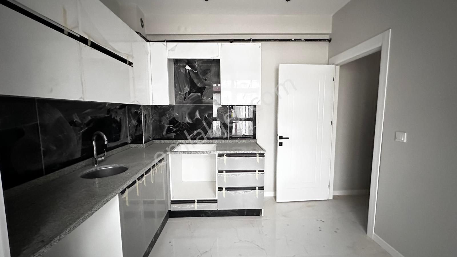 Recep Ümit'ten Çamlıca Mahallesinde 2+1 Satılık Daire Nü4 - Görsel 11