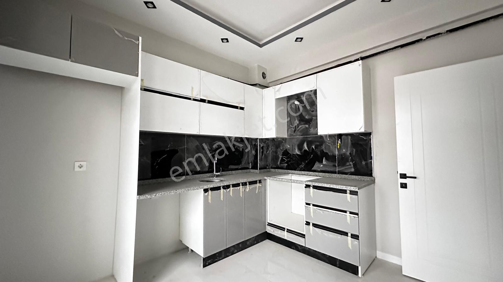 Recep Ümit'ten Çamlıca Mahallesinde 2+1 Satılık Daire Nü4 - Görsel 10