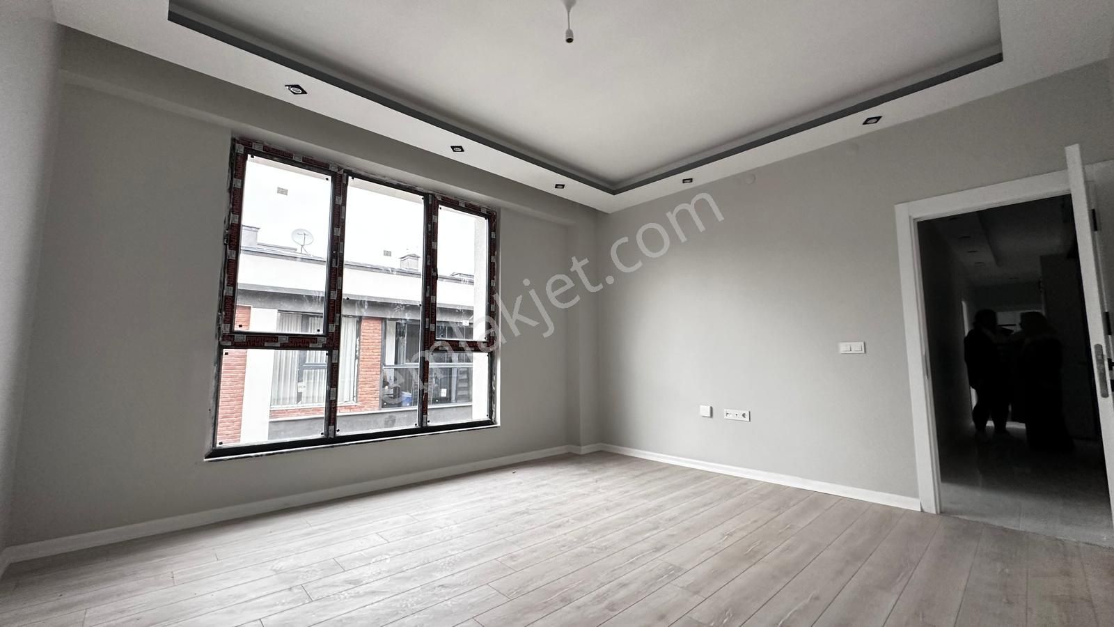 Recep Ümit'ten Çamlıca Mahallesinde 2+1 Satılık Daire Nü4