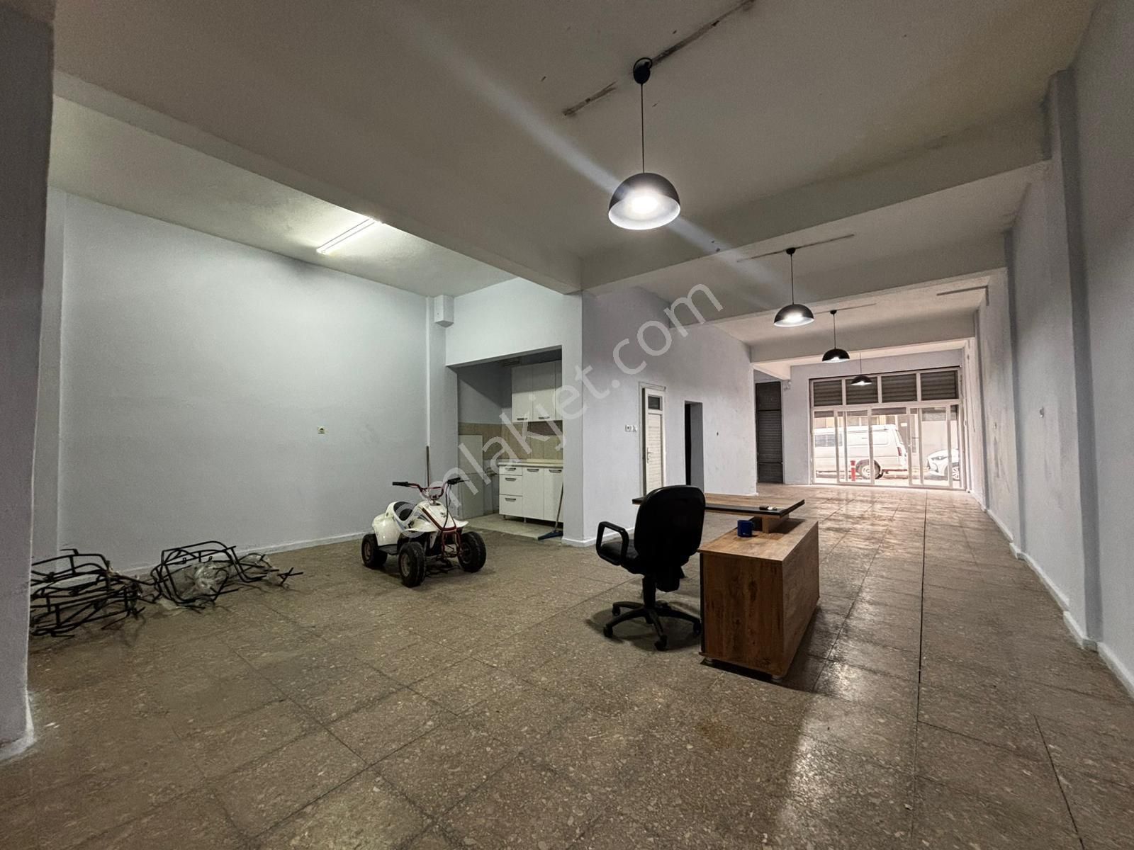 Alsancak Kahramanlarlar 150m2 Panjurlu,wc Li Kiralık Dükkan! - Görsel 4