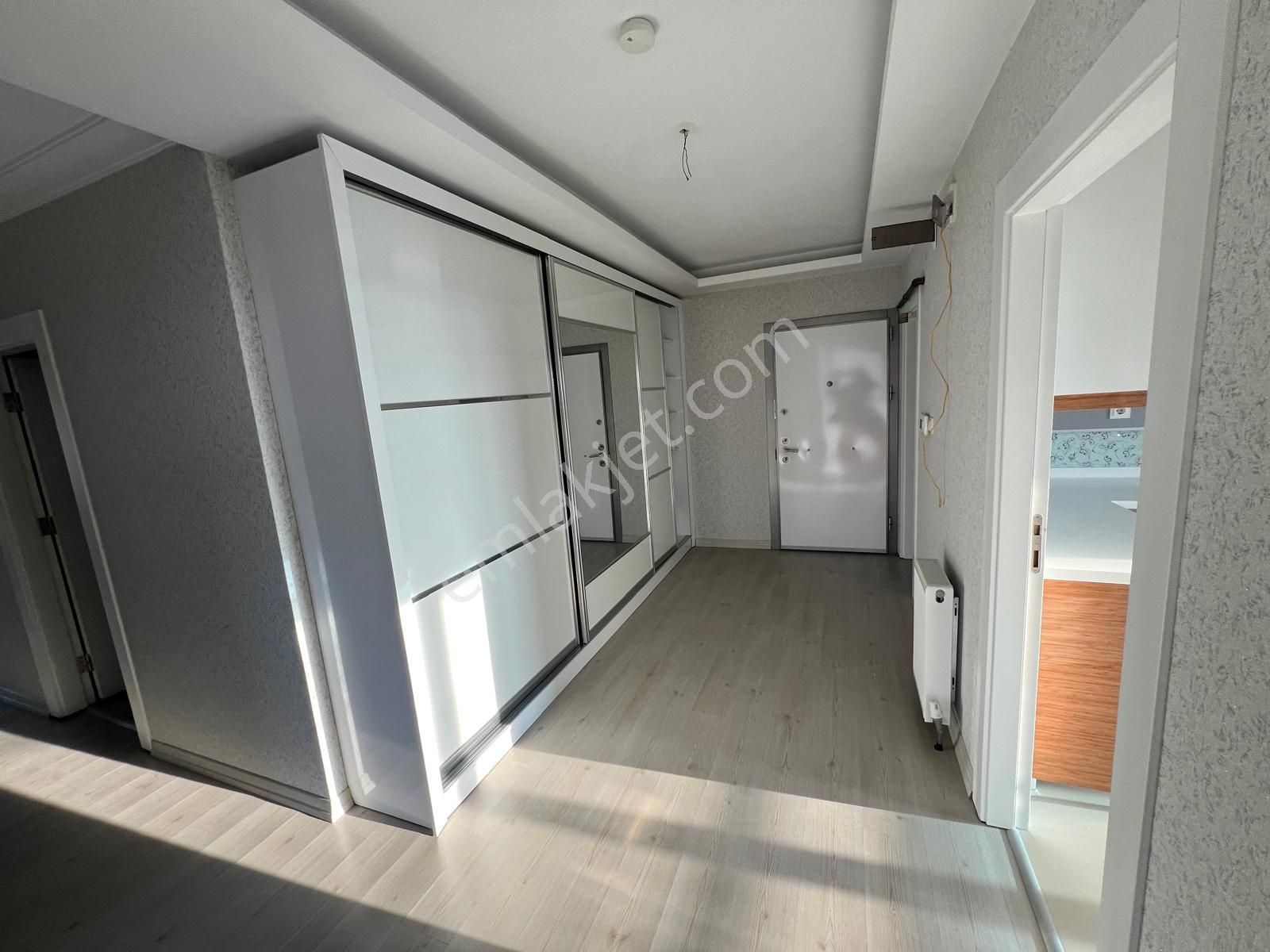 Kanuni'de Ultra Lüks Yapılı G.odalı E.banyolu 3+1 Site Dairesi! - Görsel 34