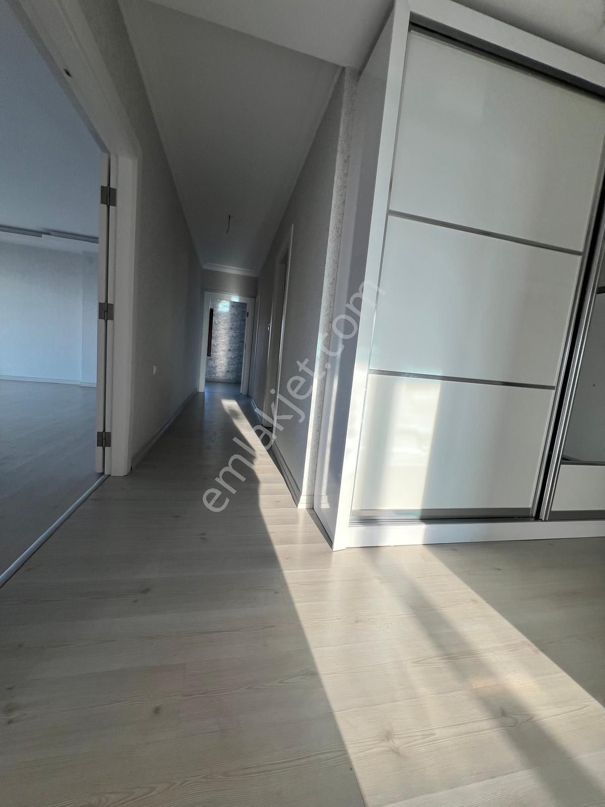 Kanuni'de Ultra Lüks Yapılı G.odalı E.banyolu 3+1 Site Dairesi! - Görsel 32