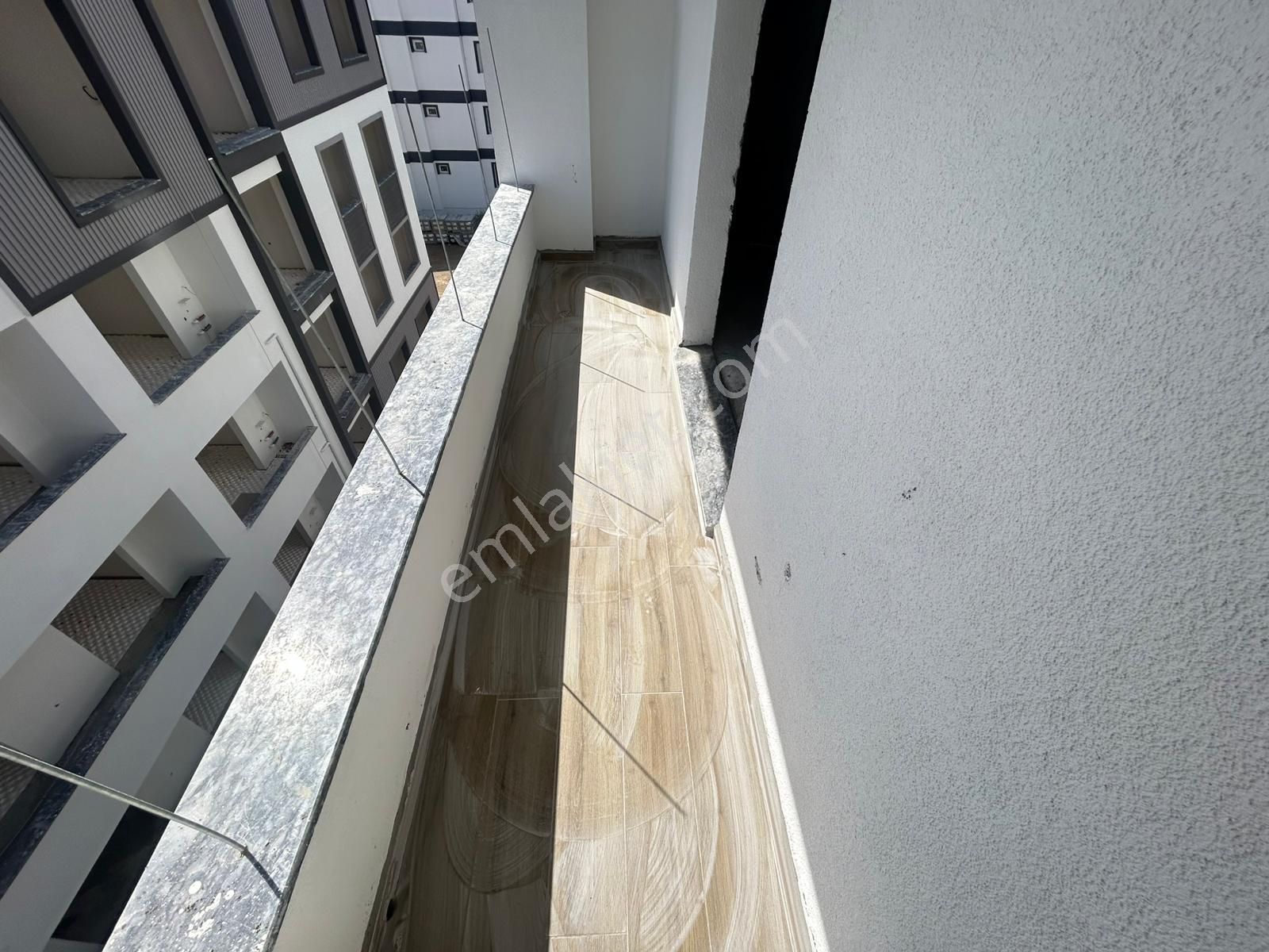 Yükselden Kadıköy'de Satılık Ayrı Mutfak Giyinme Odalı Ebeveyn Banyolu Öncephe 3+1daire - Görsel 24