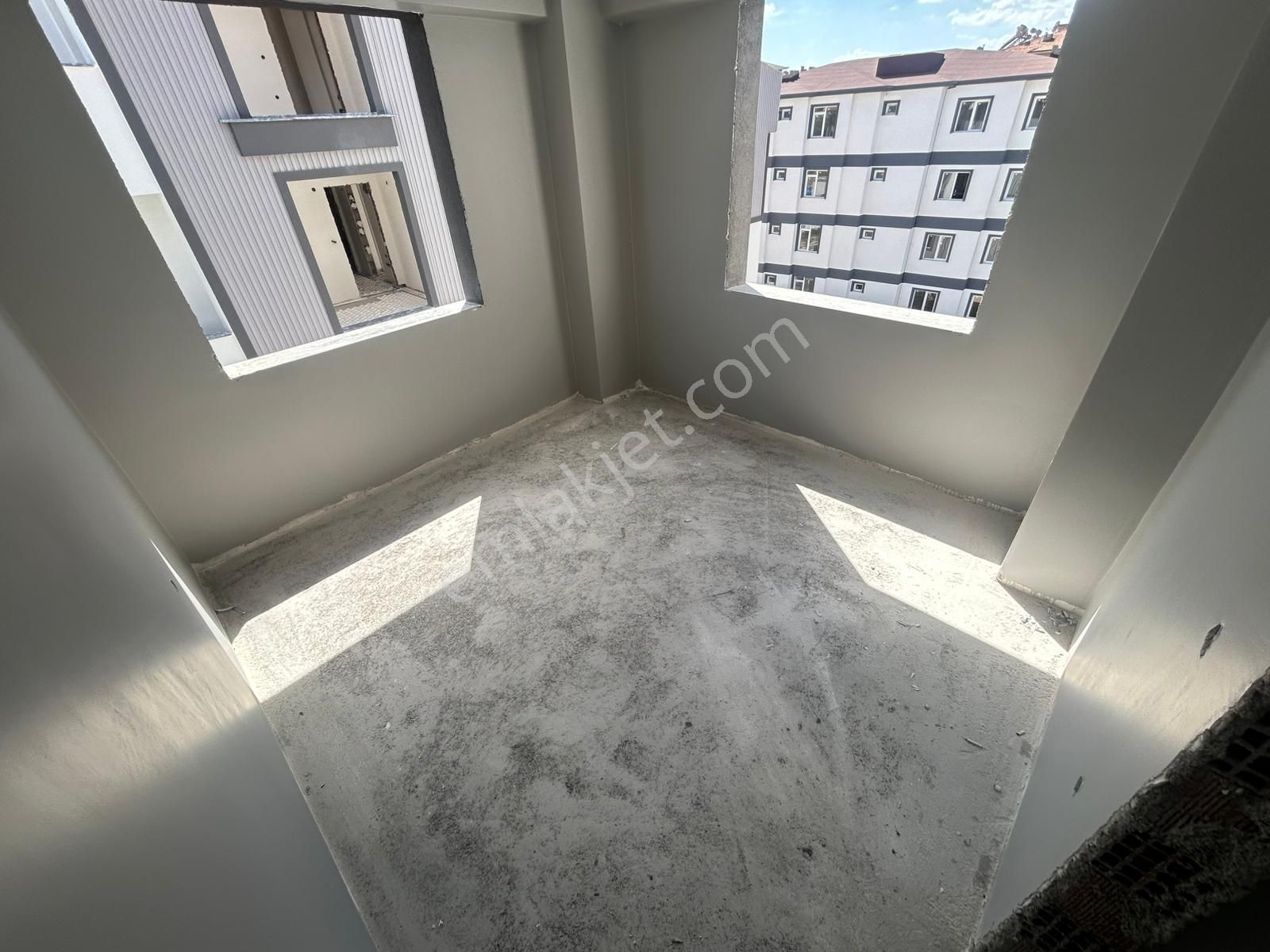 Yükselden Kadıköy'de Satılık Ayrı Mutfak Giyinme Odalı Ebeveyn Banyolu Öncephe 3+1daire - Görsel 13