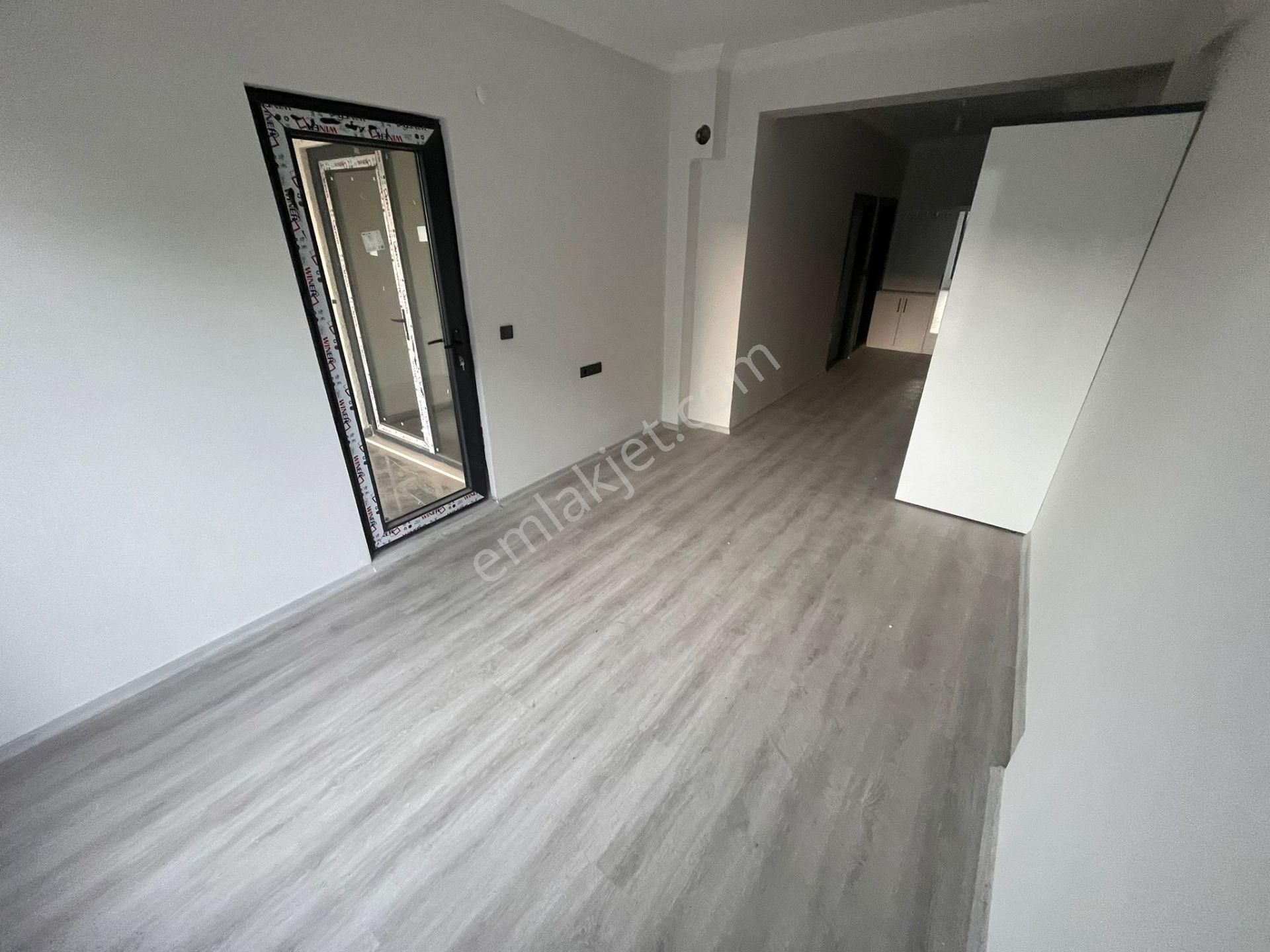 Yüksel'den Kadıköy'de Satılık Ön Cephe Ferah Asansörlü Arakat 1+1 Daire - Görsel 17