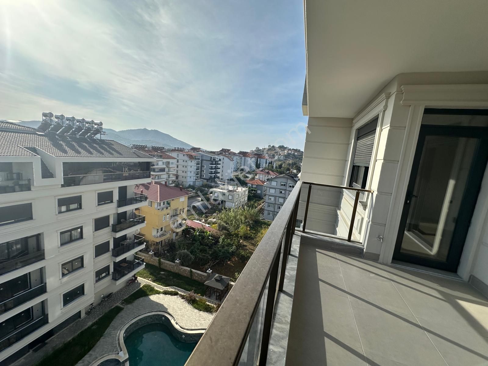 Havuz Manzaralı Sıte Içınde Güney Cephe 1+1 - Görsel 12