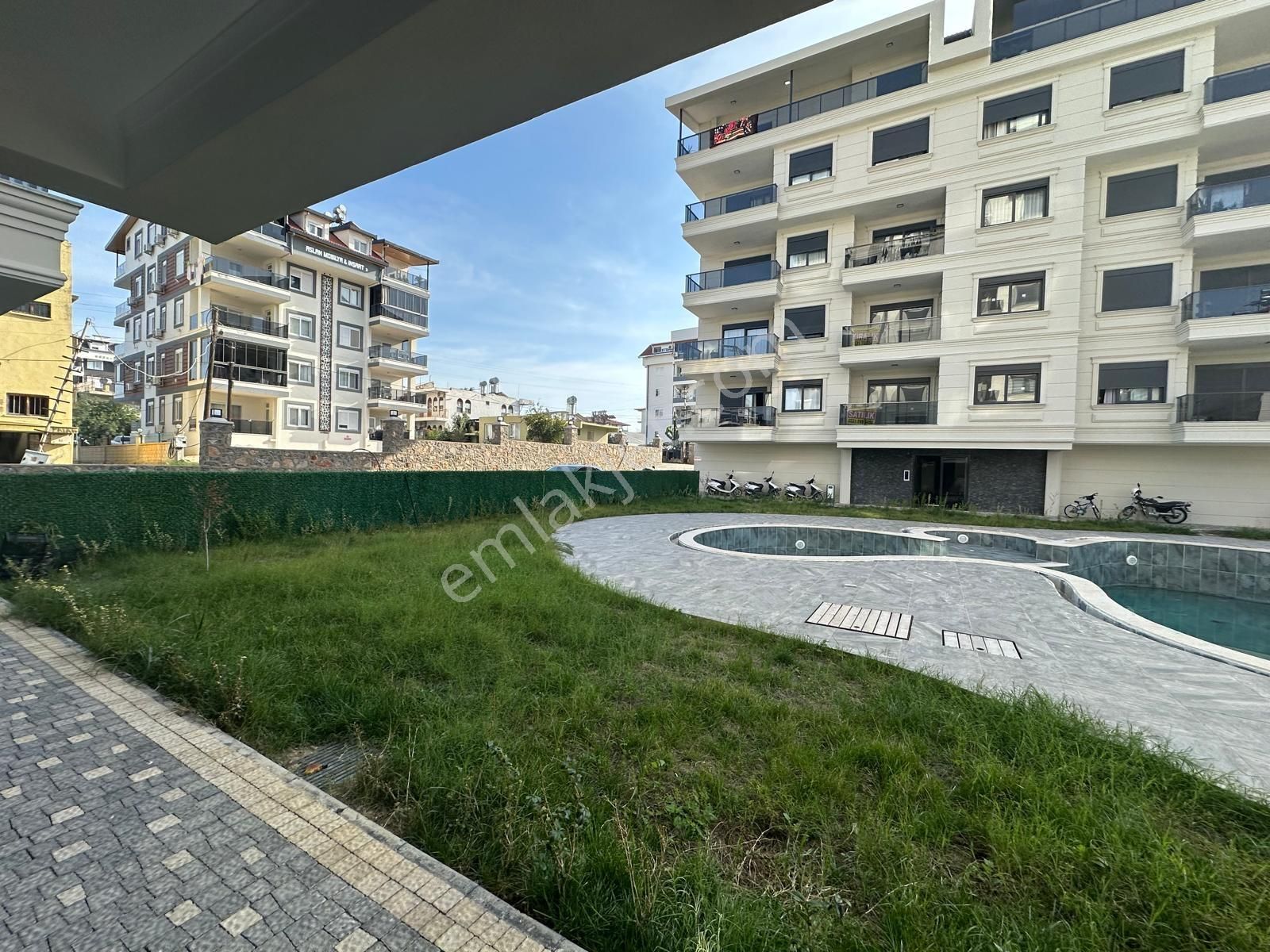 Havuz Manzaralı Sıte Içınde Güney Cephe 1+1 - Görsel 18