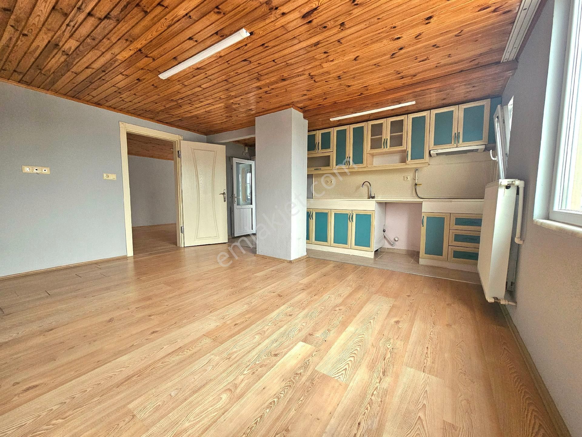 Remax'tan Yazlık'ta Kuvars Villaları Karşısı Kiralık 2+1 Daire - Görsel 2