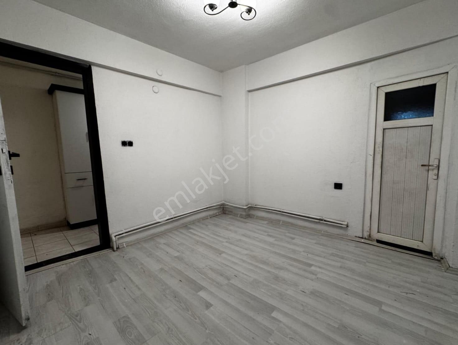 Ender Uysal Gayrimenkulden Değirmenönünde Satılık 2,5+1 İçi Yenilenmiş Fırsat Daire... - Görsel 9