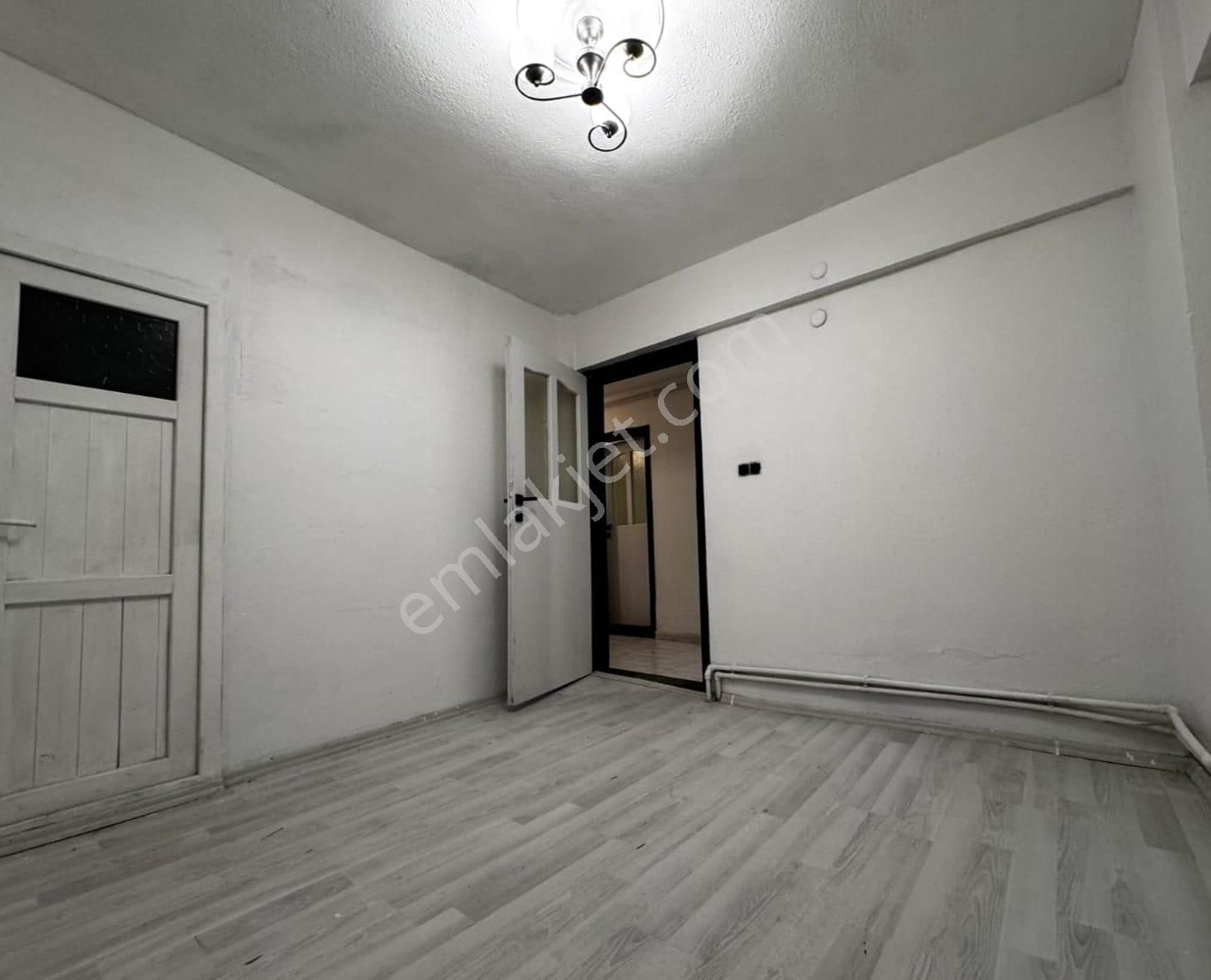 Ender Uysal Gayrimenkulden Değirmenönünde Satılık 2,5+1 İçi Yenilenmiş Fırsat Daire... - Görsel 8
