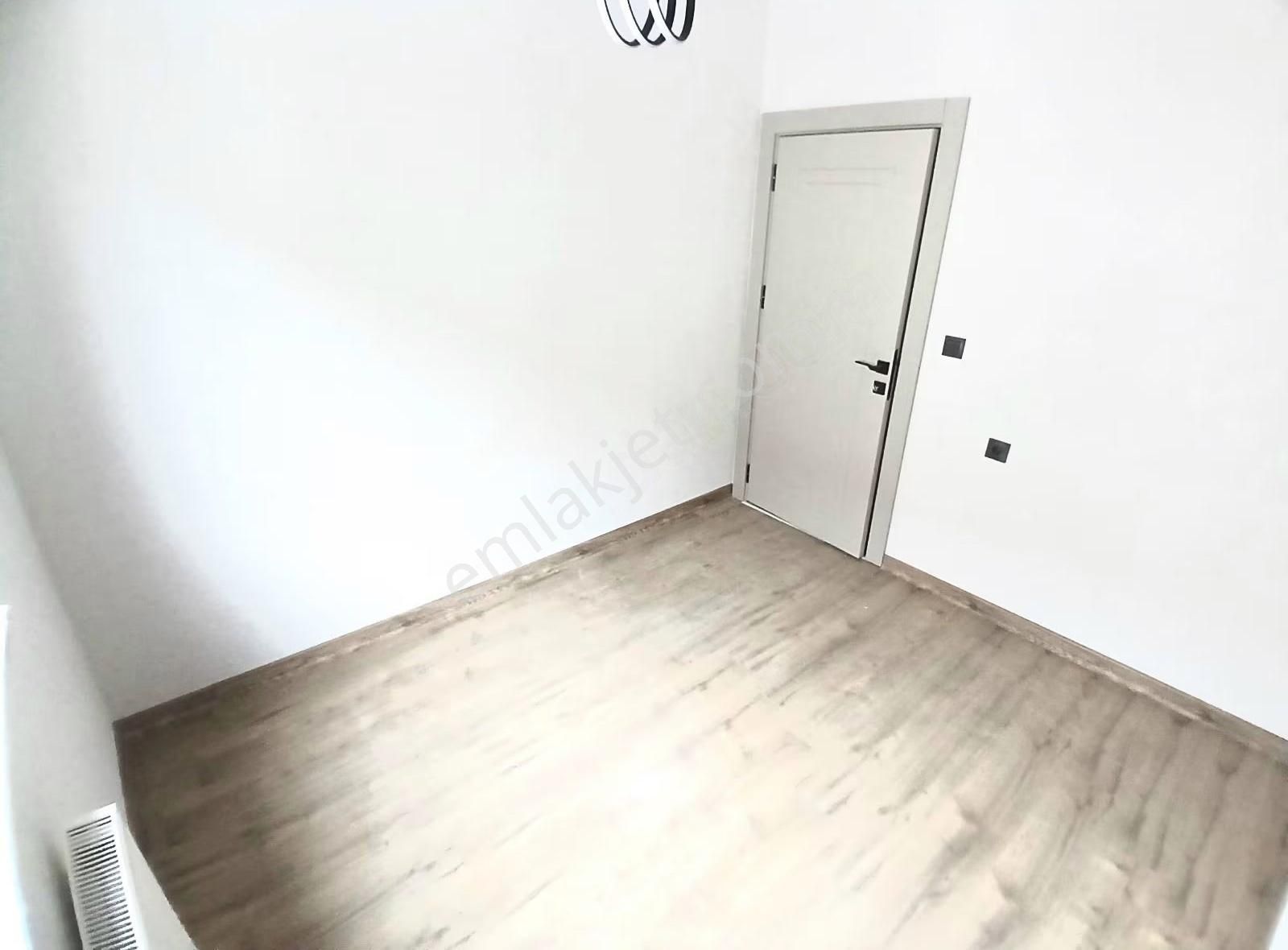 Lokasyon Harikası_mustafa Kemal Mahallesi_katta 4+1 Site Dairesi - Görsel 18