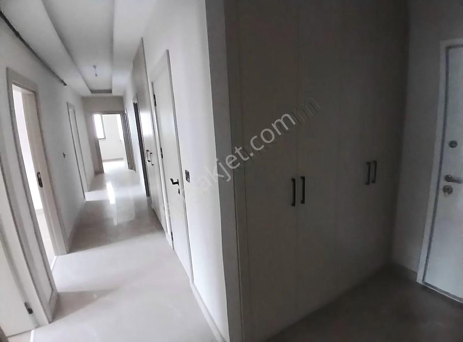 Lokasyon Harikası_mustafa Kemal Mahallesi_katta 4+1 Site Dairesi - Görsel 19