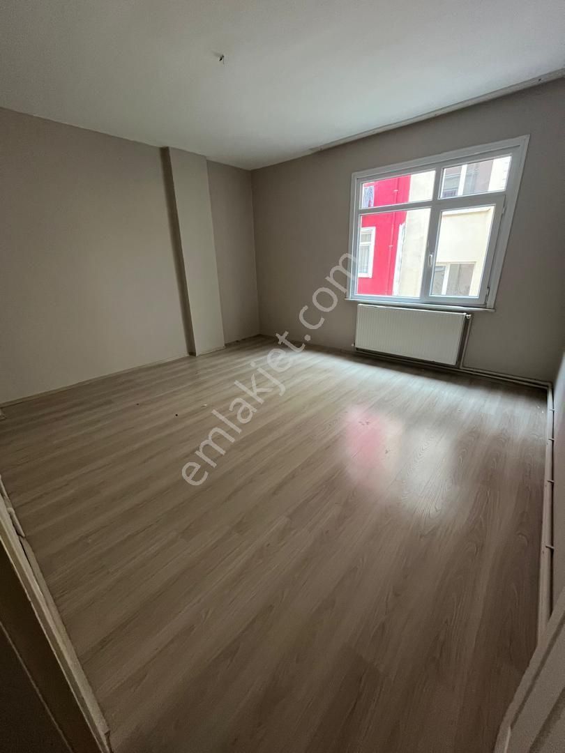 Ümraniye Çamlık Mahallesi İkbal Caddesi 1.kat 3 +1 160 - Görsel 8