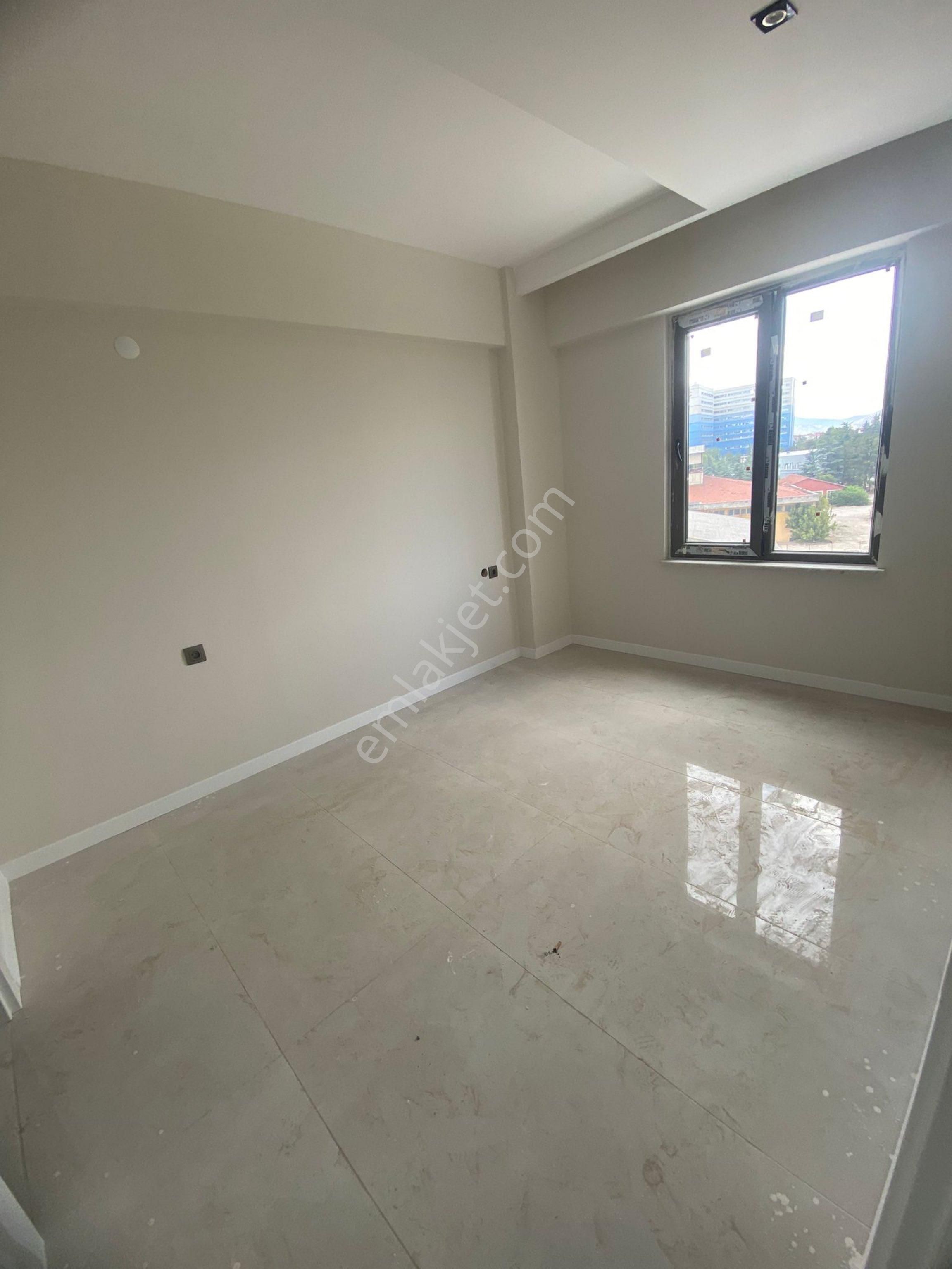 Isparta Şehir Hastane Karşısı Kiralık 2+1 Daire - Görsel 13