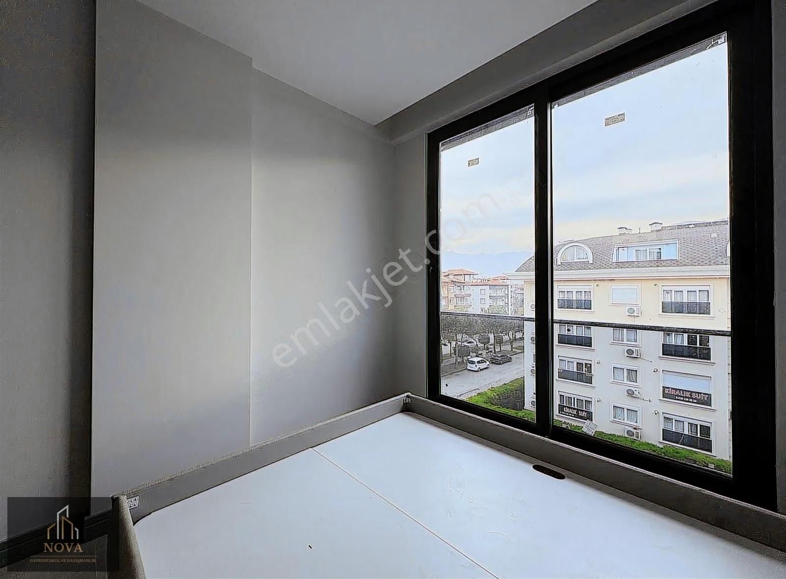 Nova'dan Kınıklıda Site Konseptli Havuzlu Satılık 1+1 Lüks Daire - Görsel 14