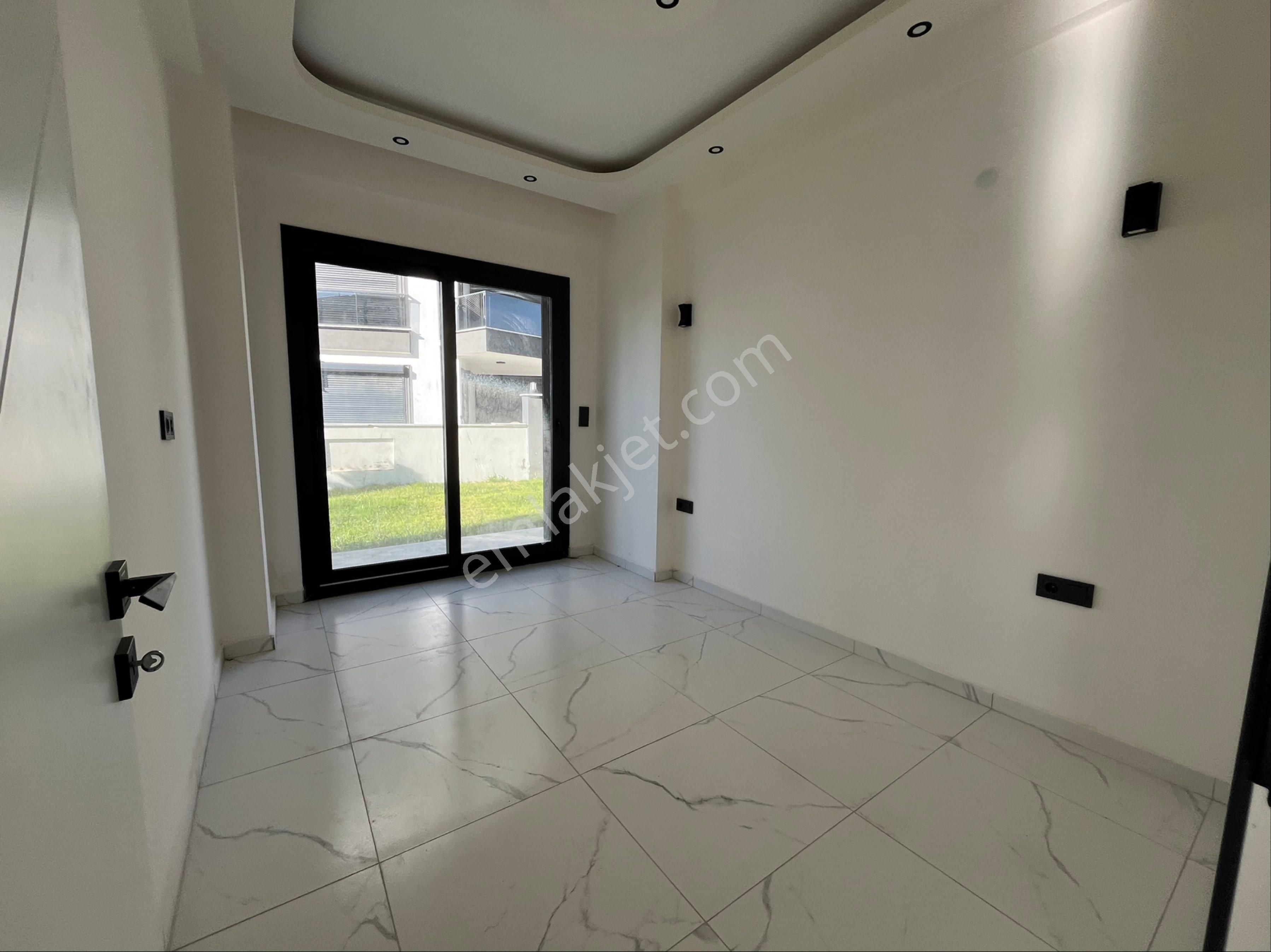 Havuzlu Sitede Satılık Bahçeli Daire - Görsel 9