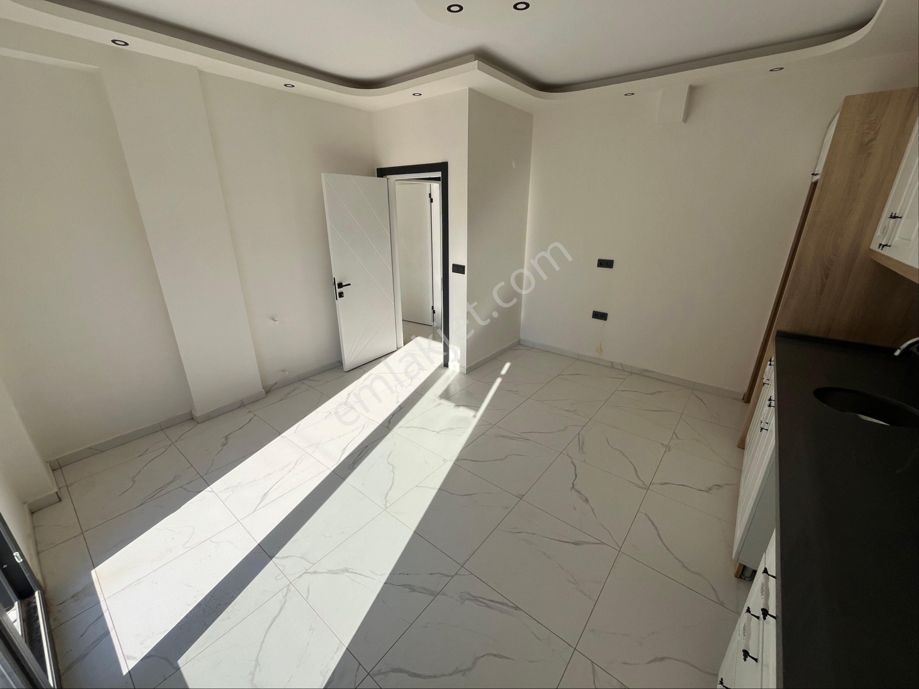 Havuzlu Sitede Satılık Bahçeli Daire - Görsel 12