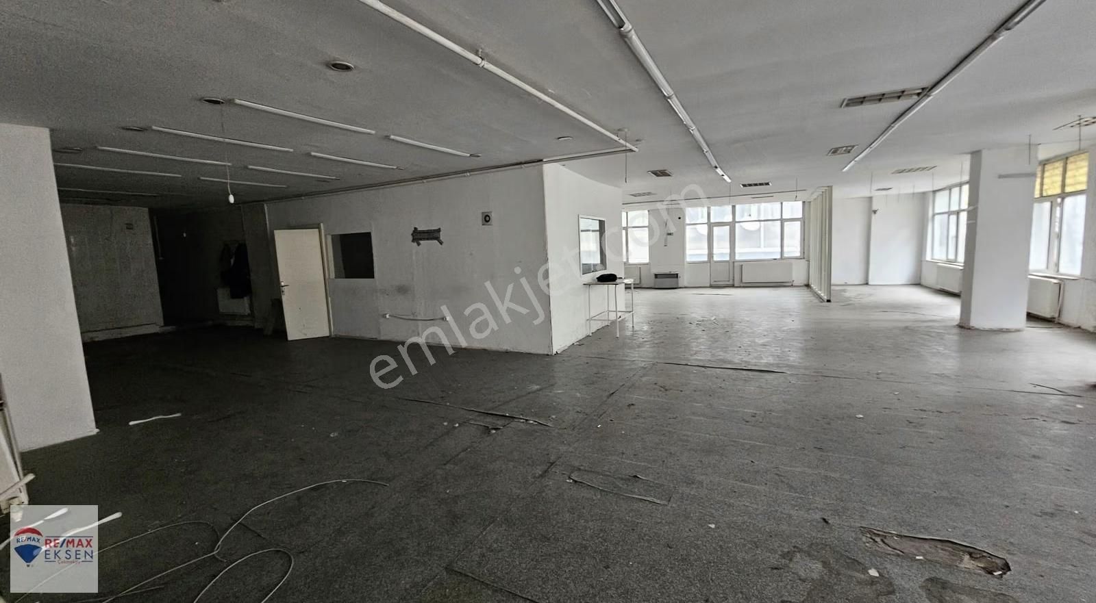 Çağlayan Vatan Cad.de Kiralık Müstakil Depolu İşyeri-ofis 380 M2 - Görsel 15