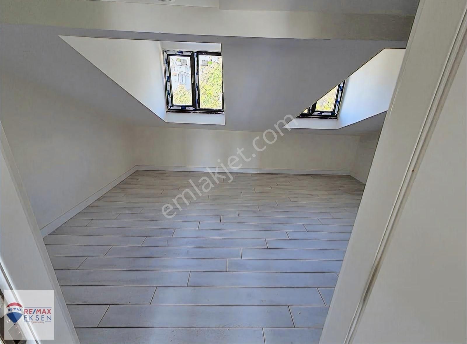 Beşiktaş'ta Boğaz Manzaralı Satılık 3+1 Çatı Dubleksi - Görsel 8