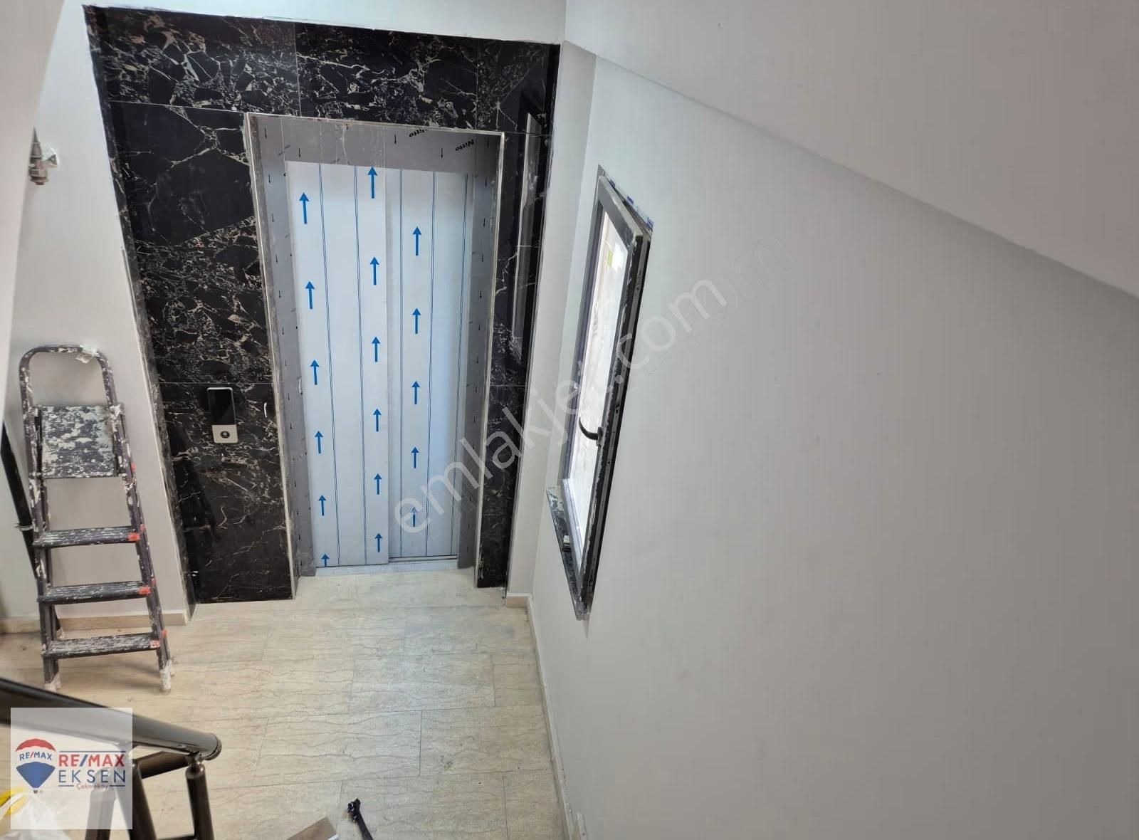 Beşiktaş'ta Boğaz Manzaralı Satılık 3+1 Çatı Dubleksi - Görsel 18