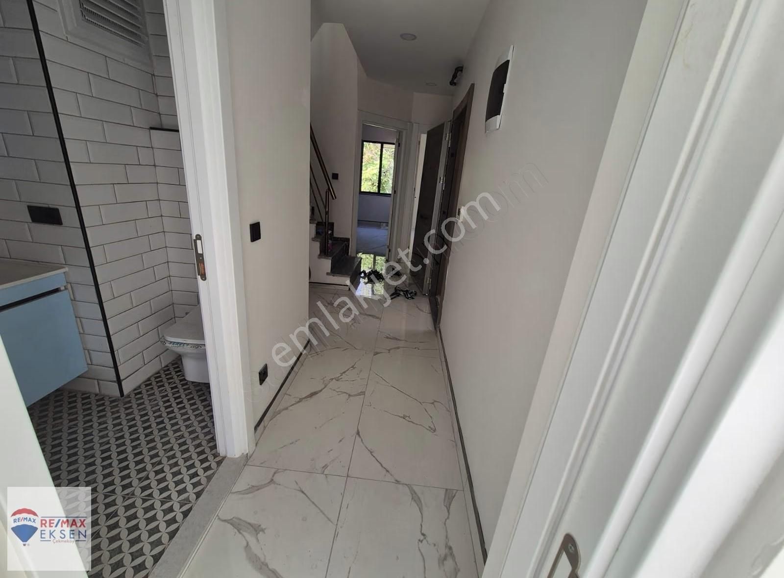 Beşiktaş'ta Boğaz Manzaralı Satılık 3+1 Çatı Dubleksi - Görsel 3