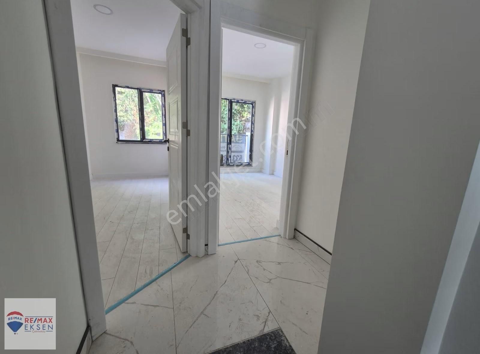 Beşiktaş'ta Boğaz Manzaralı Bahçe Kullanımlı Satılık Boş Daire - Görsel 24