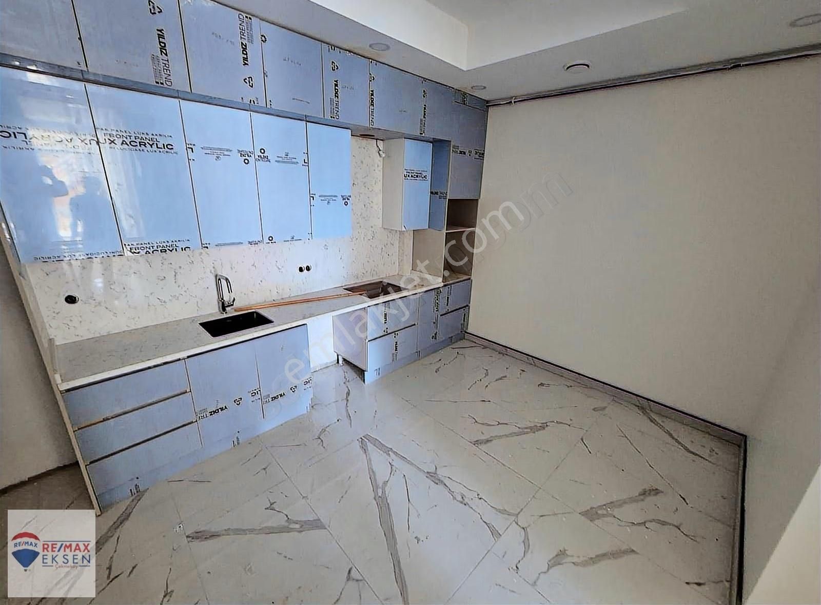 Beşiktaş'ta Boğaz Manzaralı Bahçe Kullanımlı Satılık Boş Daire - Görsel 14