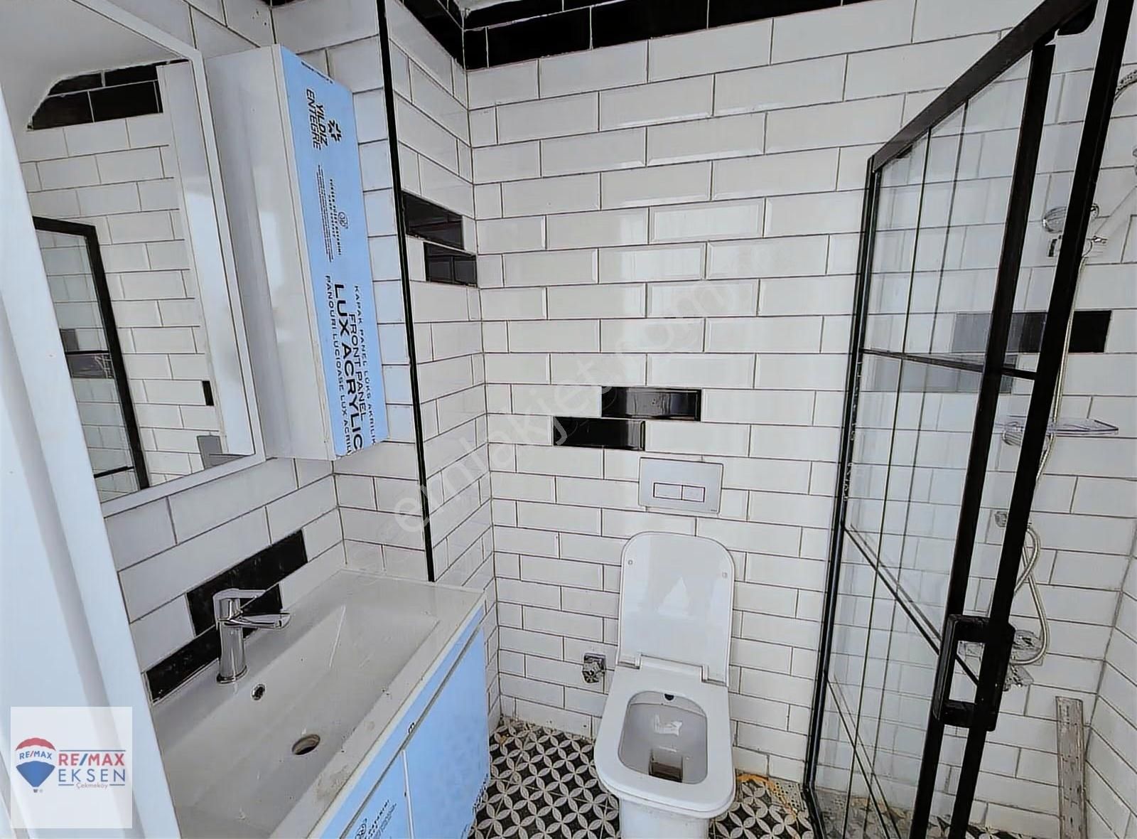 Beşiktaş'ta Boğaz Manzaralı Bahçe Kullanımlı Satılık Boş Daire - Görsel 21