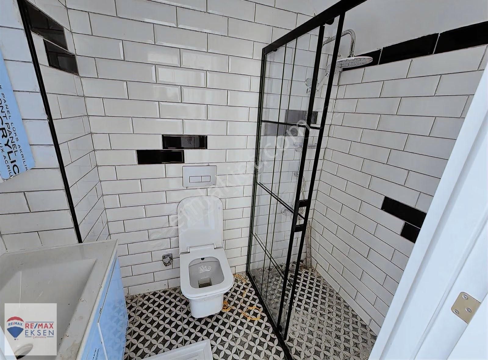 Beşiktaş'ta Boğaz Manzaralı Bahçe Kullanımlı Satılık Boş Daire - Görsel 5