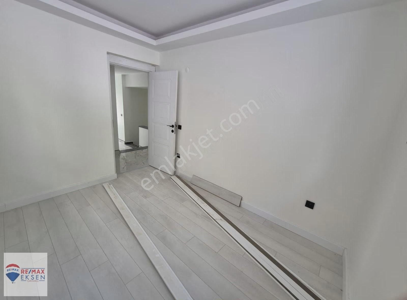 Beşiktaş'ta Boğaz Manzaralı Bahçe Kullanımlı Satılık Boş Daire - Görsel 28