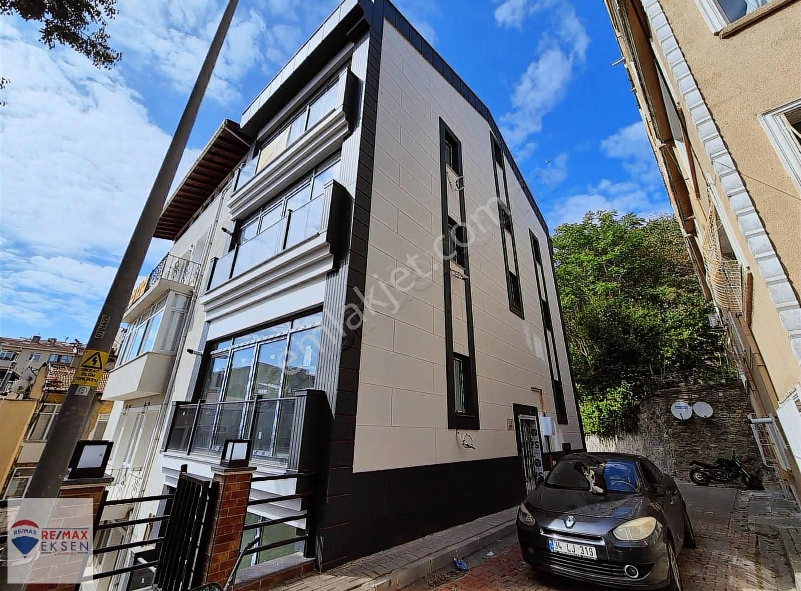 Beşiktaş'ta Boğaz Manzaralı Bahçe Kullanımlı Satılık Boş Daire - Görsel 8