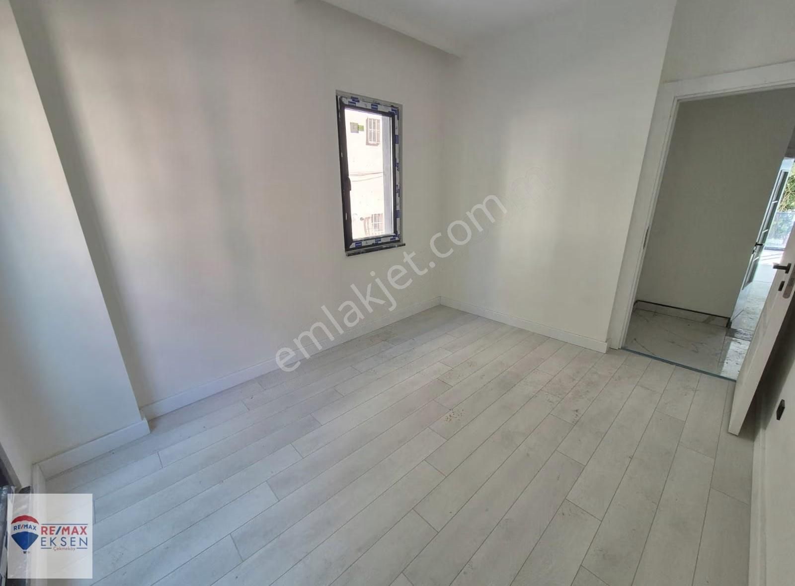 Beşiktaş'ta Boğaz Manzaralı Bahçe Kullanımlı Satılık Boş Daire - Görsel 33