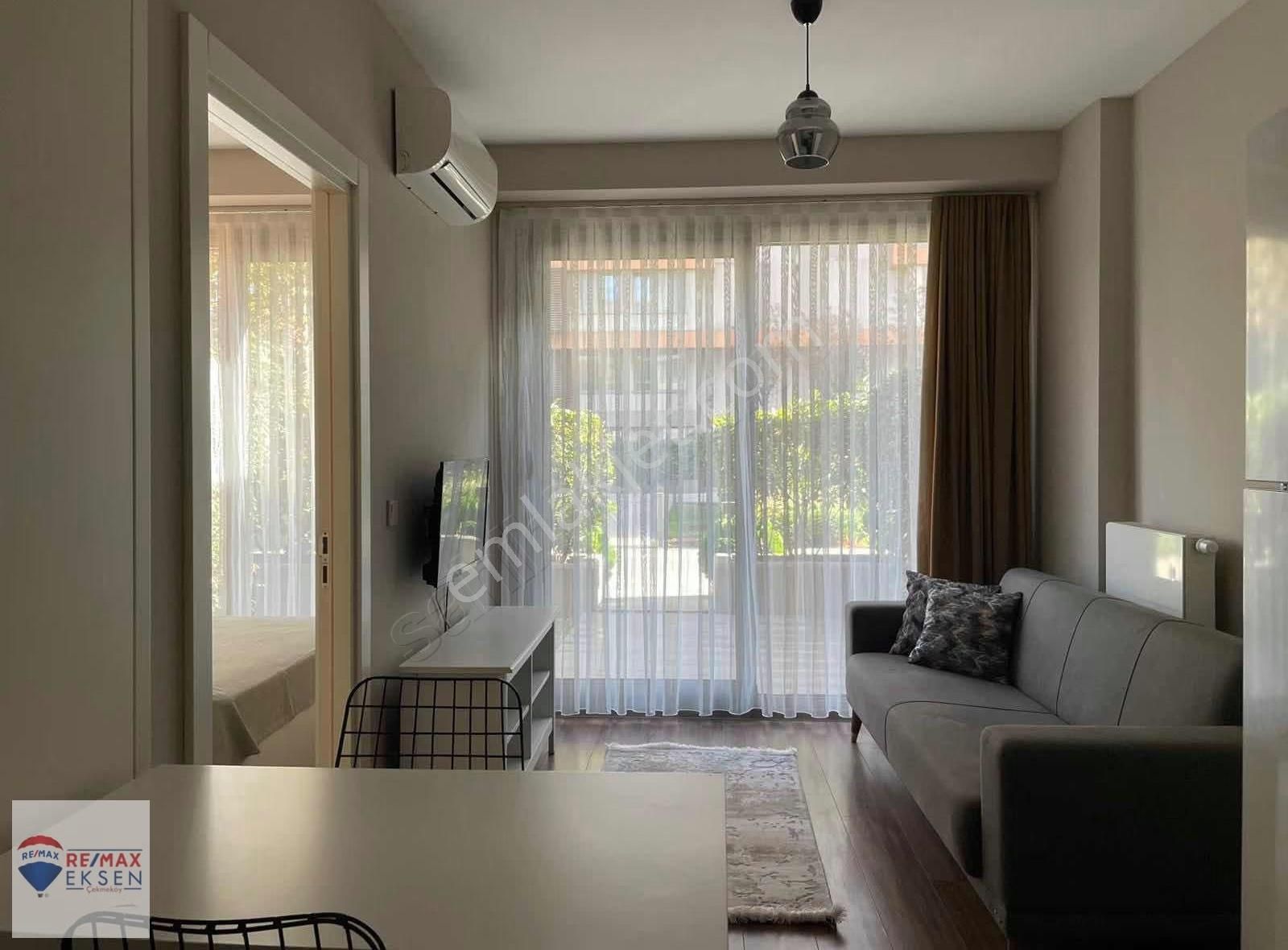 Emine Göktürk,den İnistanbul,da Kısa Katlı Bahçe Katı Eşyalı 1+1