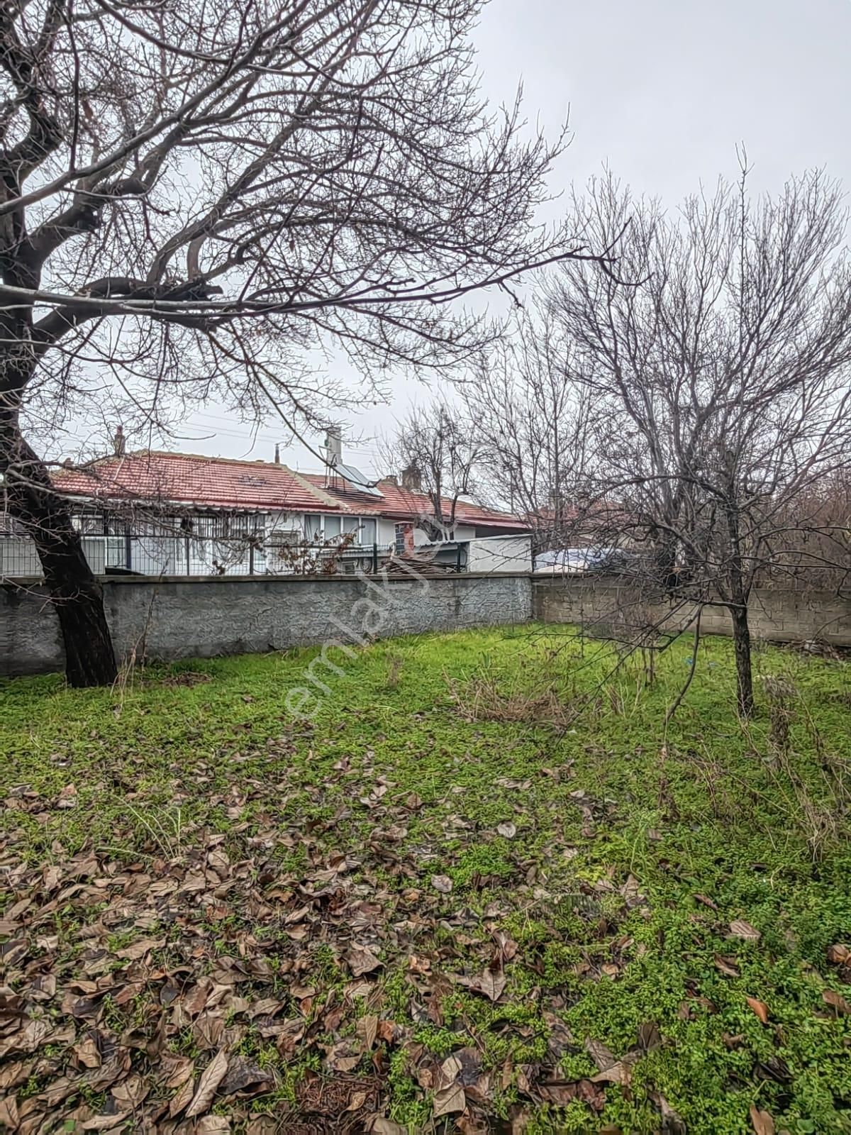 Akçay Emlak'tan Akşehir Gazi Mahallesinde Köşe Parsel Bahçeli Doğalgazlı Satılık Müstakil Ev - Görsel 22