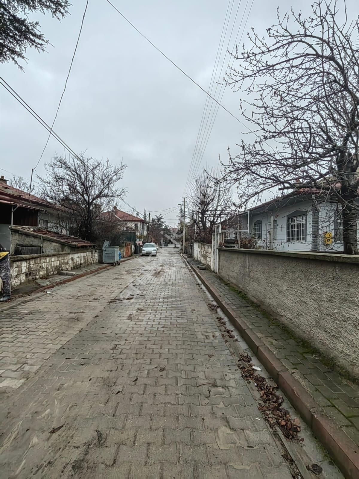 Akçay Emlak'tan Akşehir Gazi Mahallesinde Köşe Parsel Bahçeli Doğalgazlı Satılık Müstakil Ev - Görsel 10