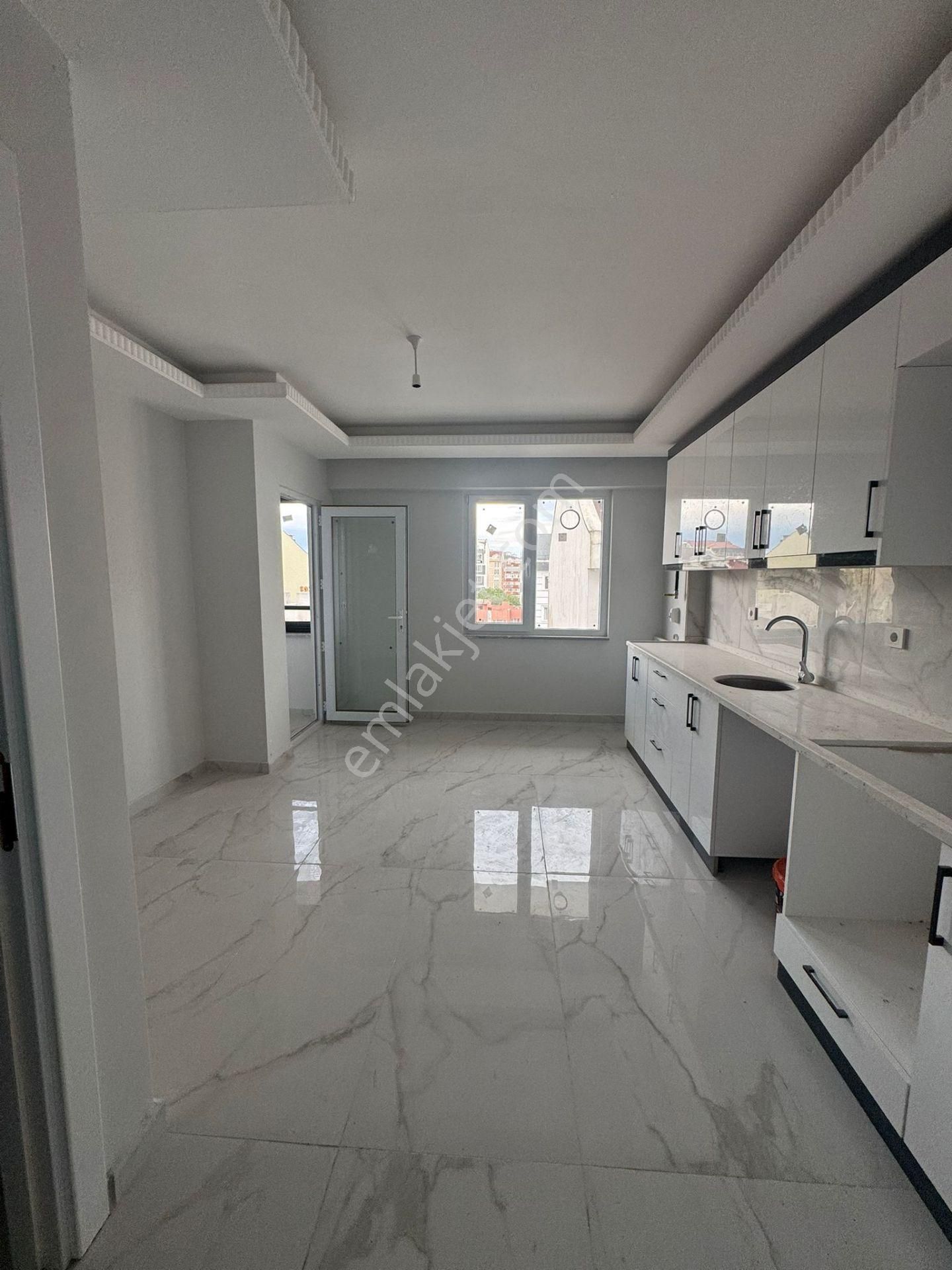 Bandırma Mavi Emlaktan 600 Evler Mahallesinde Dublex 3+1 Satılık Daire