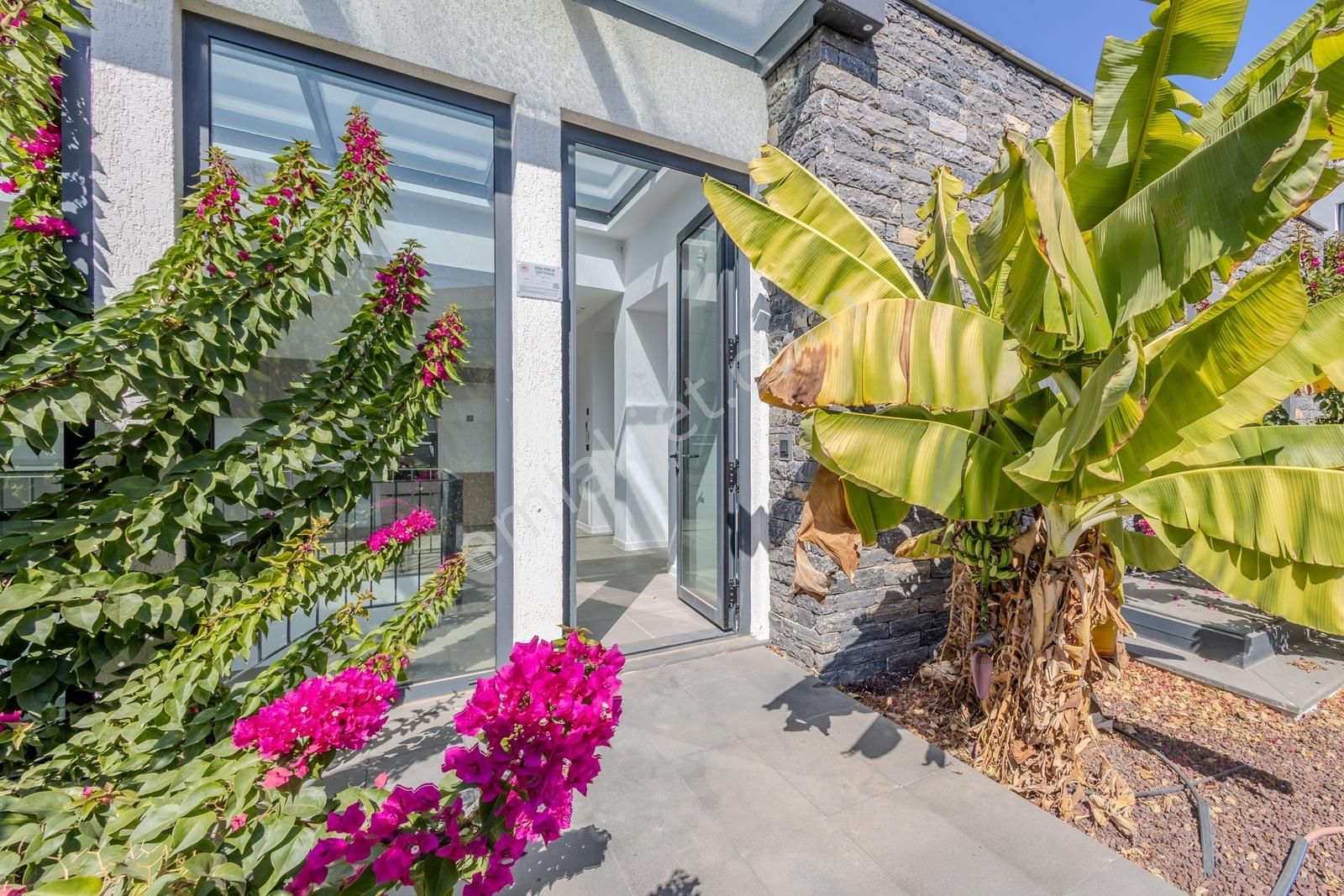 Gümüşlükte Denize 10 Adım Müstakil Havuzlu Satılık Villa - Görsel 27