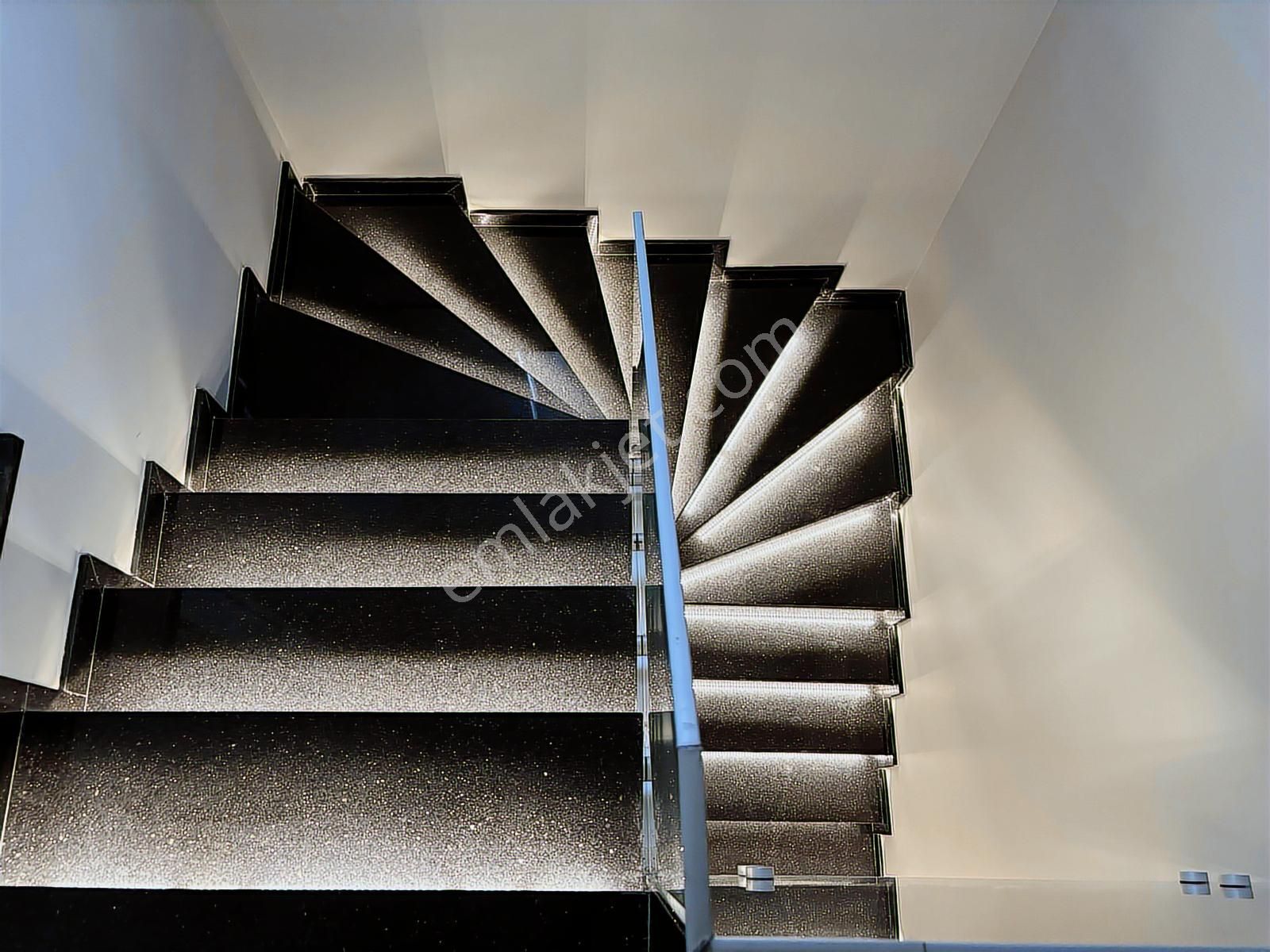 Yalıkavakta Eşyalı Full Deniz Manzaralı Satılık 5+1 Villa - Görsel 29