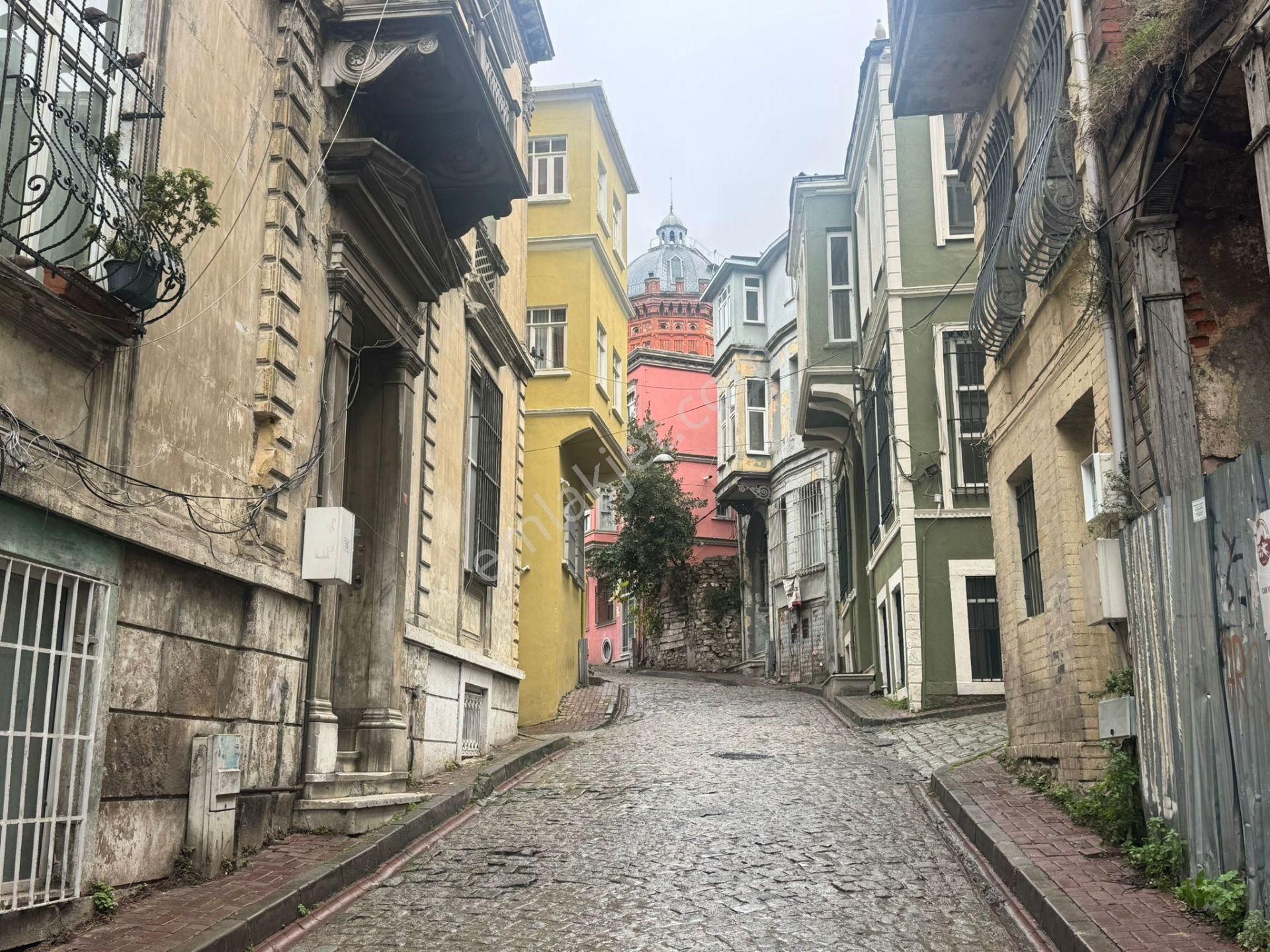 İstanbul House'dan Fatih Balat'da 2+1 Tertemiz Ara Kat - Görsel 19