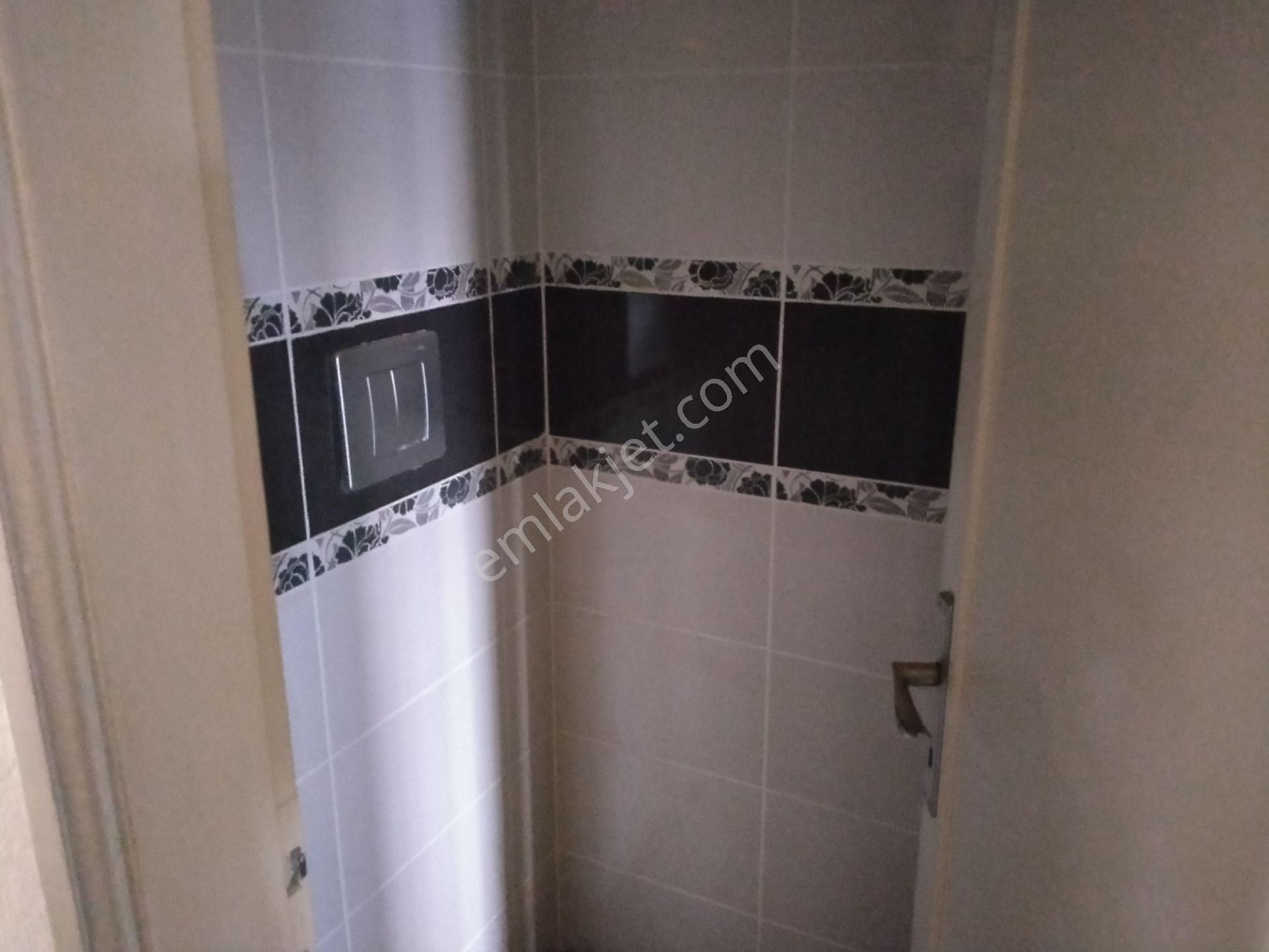 Yasin Emlaktan 2 Katlı Şirinevler Mahallesinde Mustakıl Ev - Görsel 15