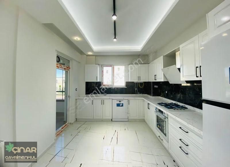 Zümrüt Mahallesinde Geniş Balkonlu, Sıfır Ultra Lüks 3+1 - Görsel 2