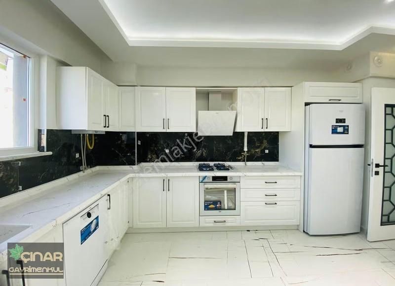 Zümrüt Mahallesinde Geniş Balkonlu, Sıfır Ultra Lüks 3+1 - Görsel 8