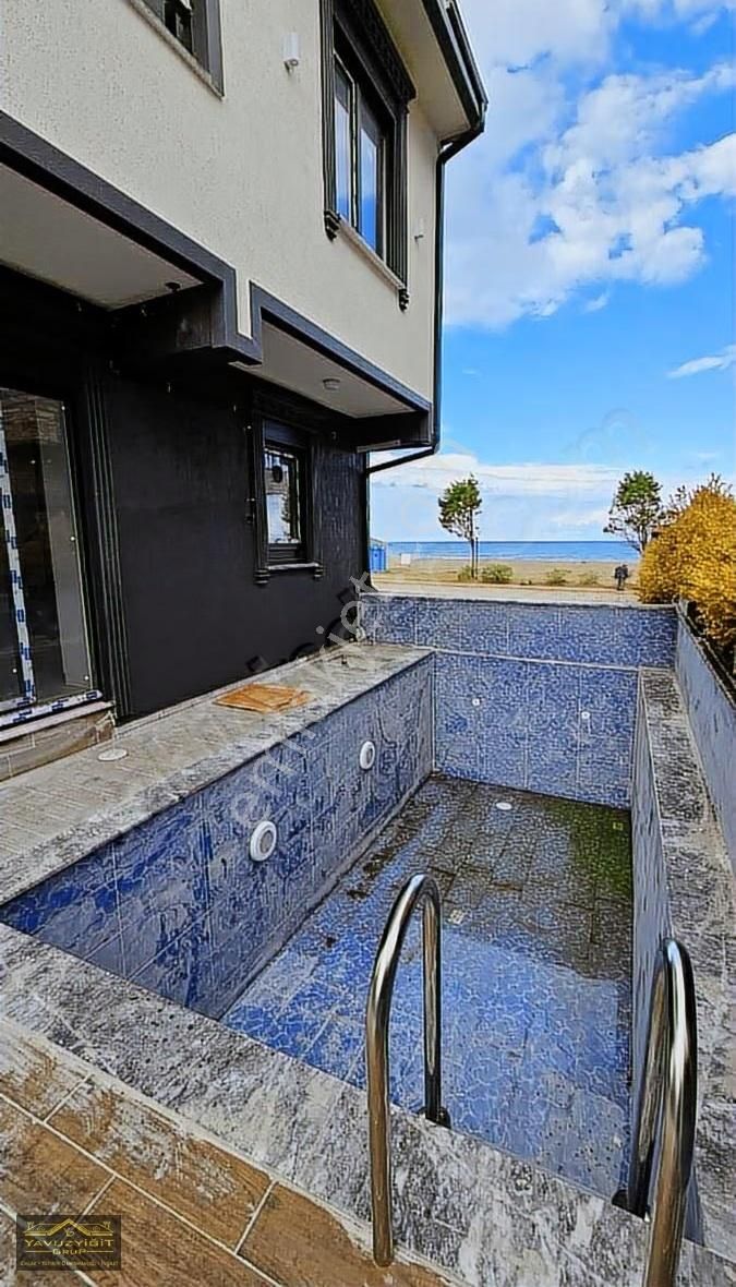 Kocaali Yalı Mah.denize Sıfır Havuzlu Muhteşem Villa - Görsel 17