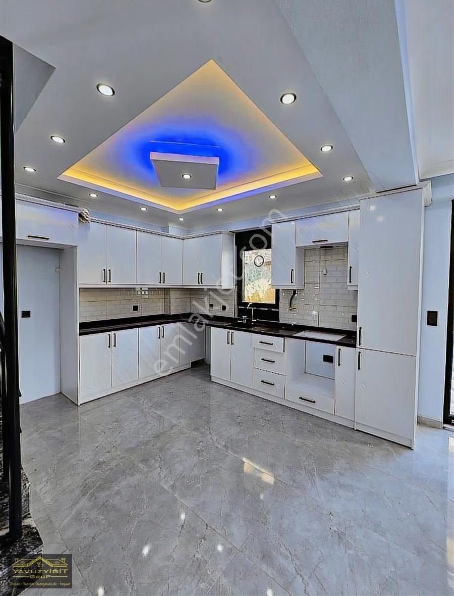 Kocaali Yalı Mah.denize Sıfır Havuzlu Muhteşem Villa