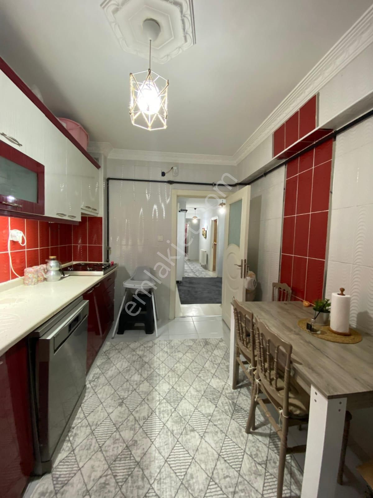 Gülveren'de Arif Yaldız Cad. Yakını Ara Katta 3+1 Satılık Daire !!! - Görsel 2