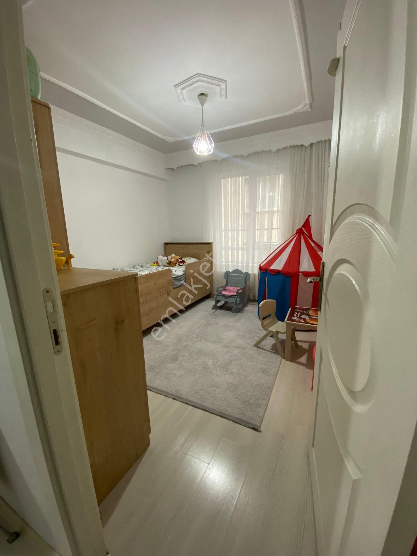 Gülveren'de Arif Yaldız Cad. Yakını Ara Katta 3+1 Satılık Daire !!! - Görsel 6