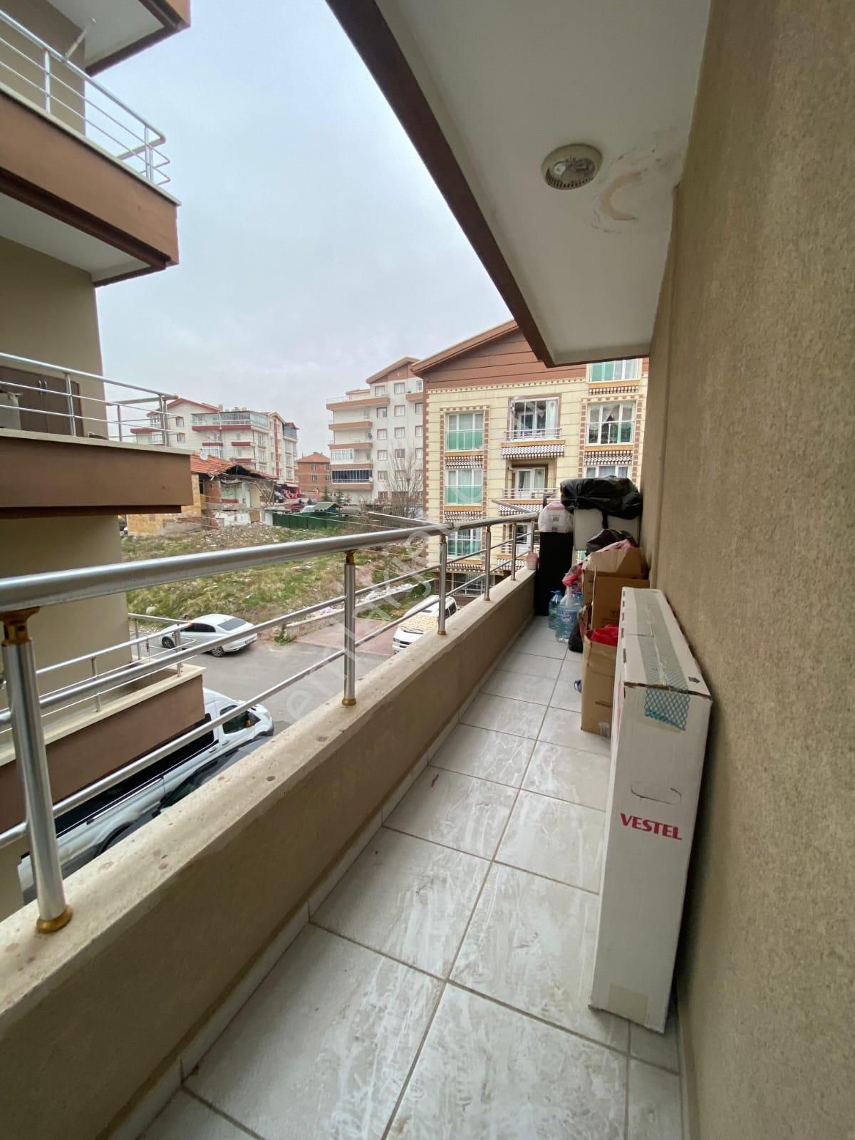 Gülveren'de Arif Yaldız Cad. Yakını Ara Katta 3+1 Satılık Daire !!! - Görsel 8