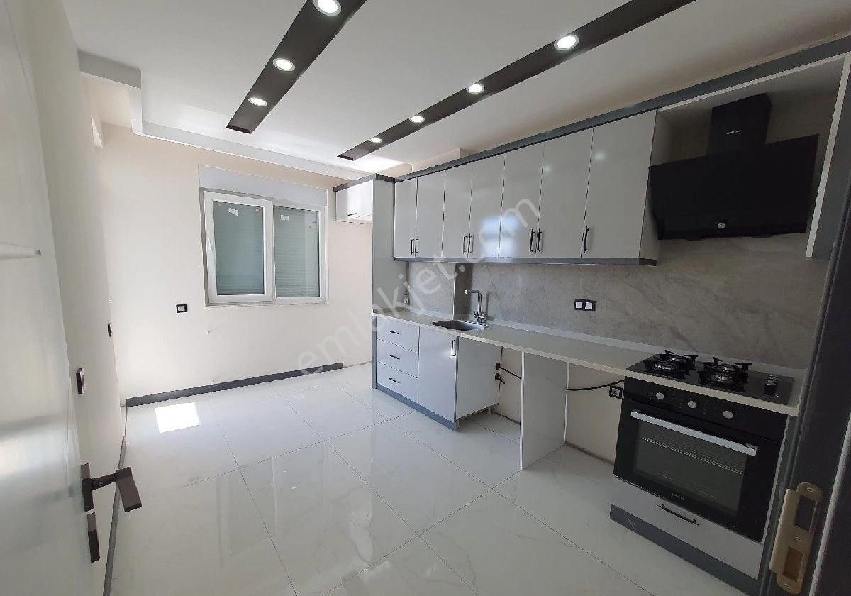 Ebeveyn Banyolu Tramvay Yakını 2+1 100m2 - Görsel 5