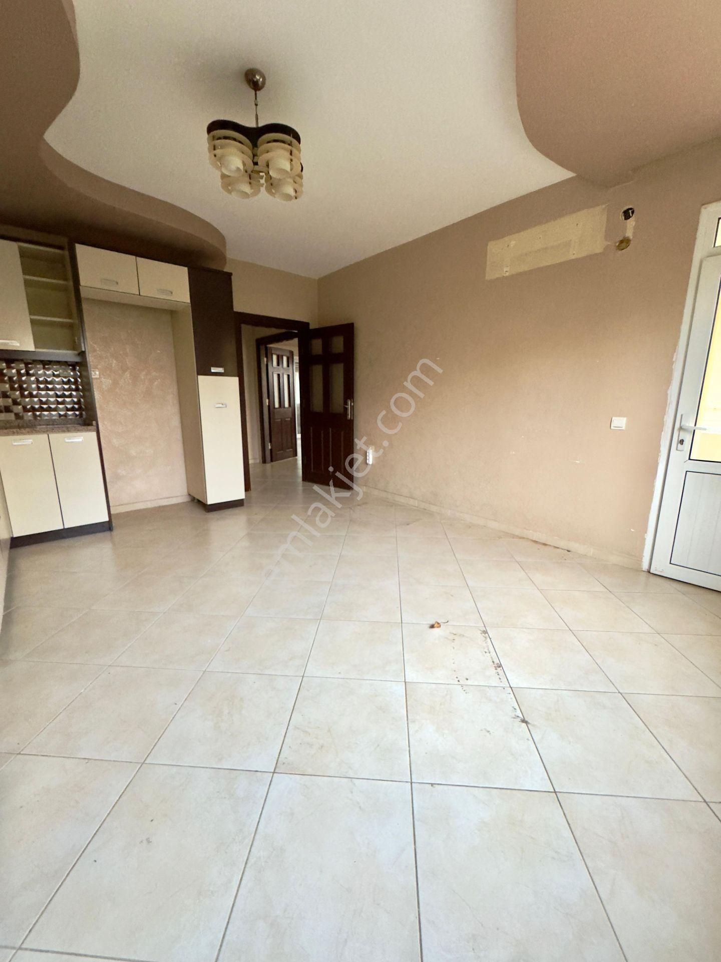 Menderes Mezitlide 330 M² 4 Cephe 3 Balkon Geniş Oturum - Görsel 4